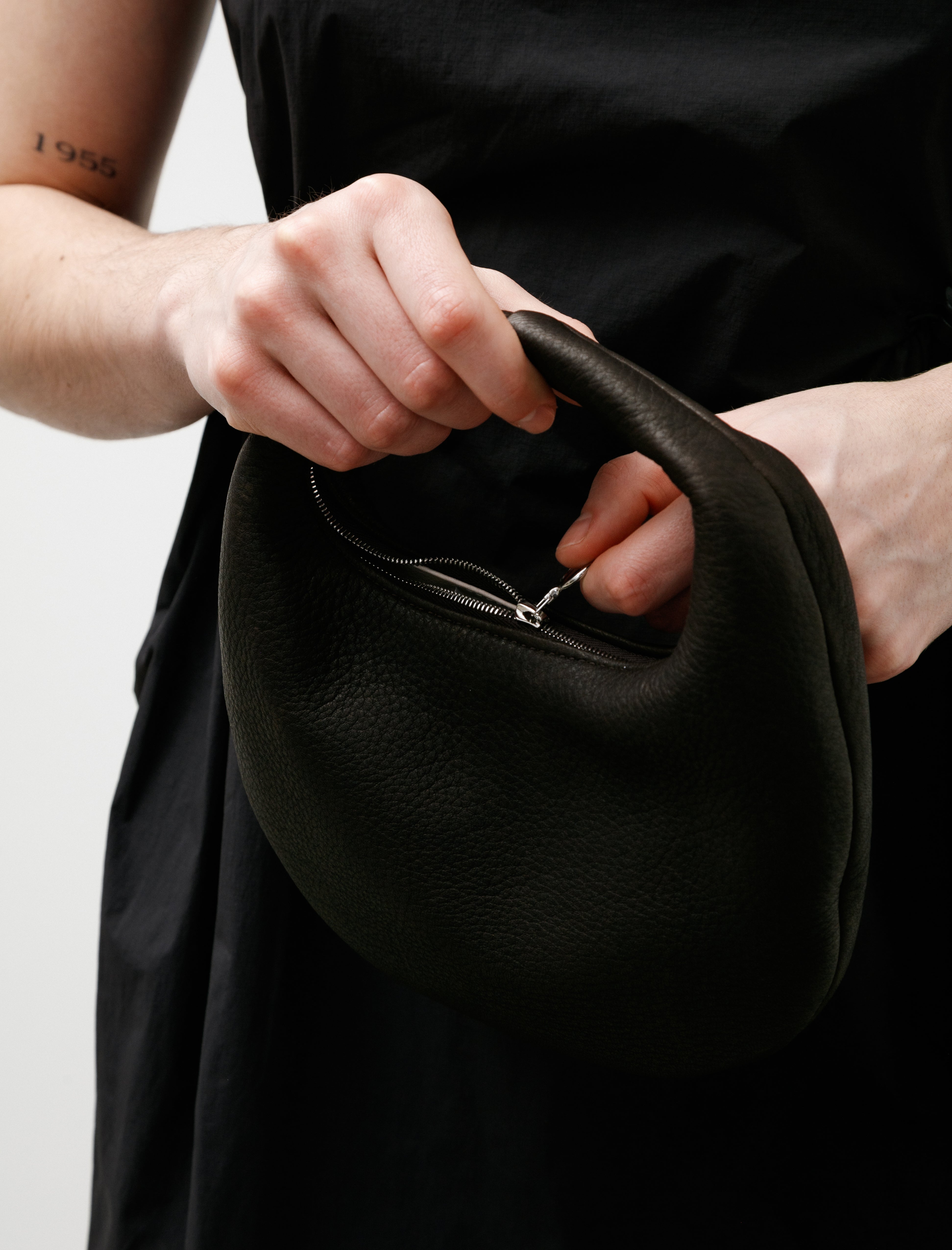 Round One Shoulder Bag Small Dark Brown
