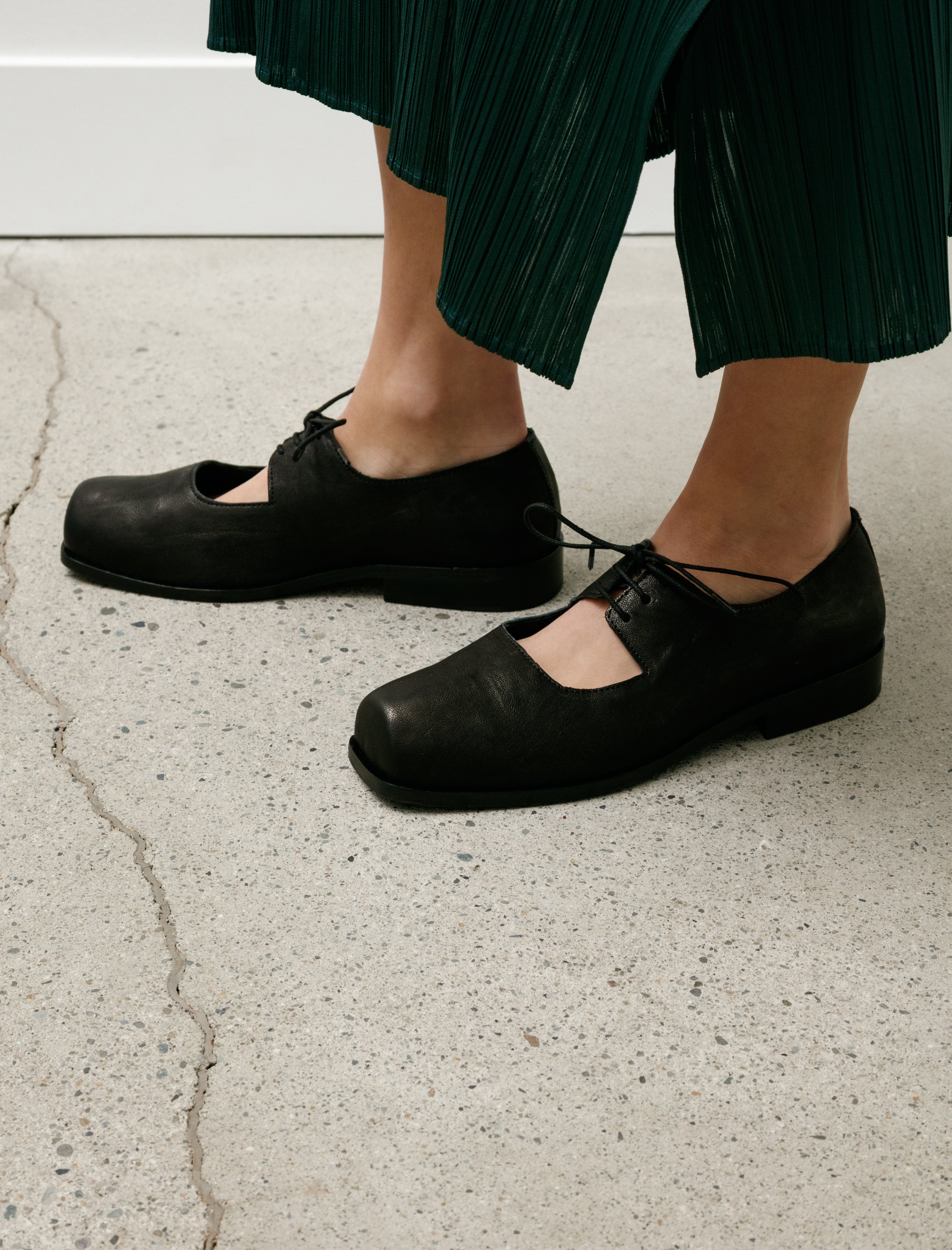 Sine & Cosine Theresia Derby Oyster Black