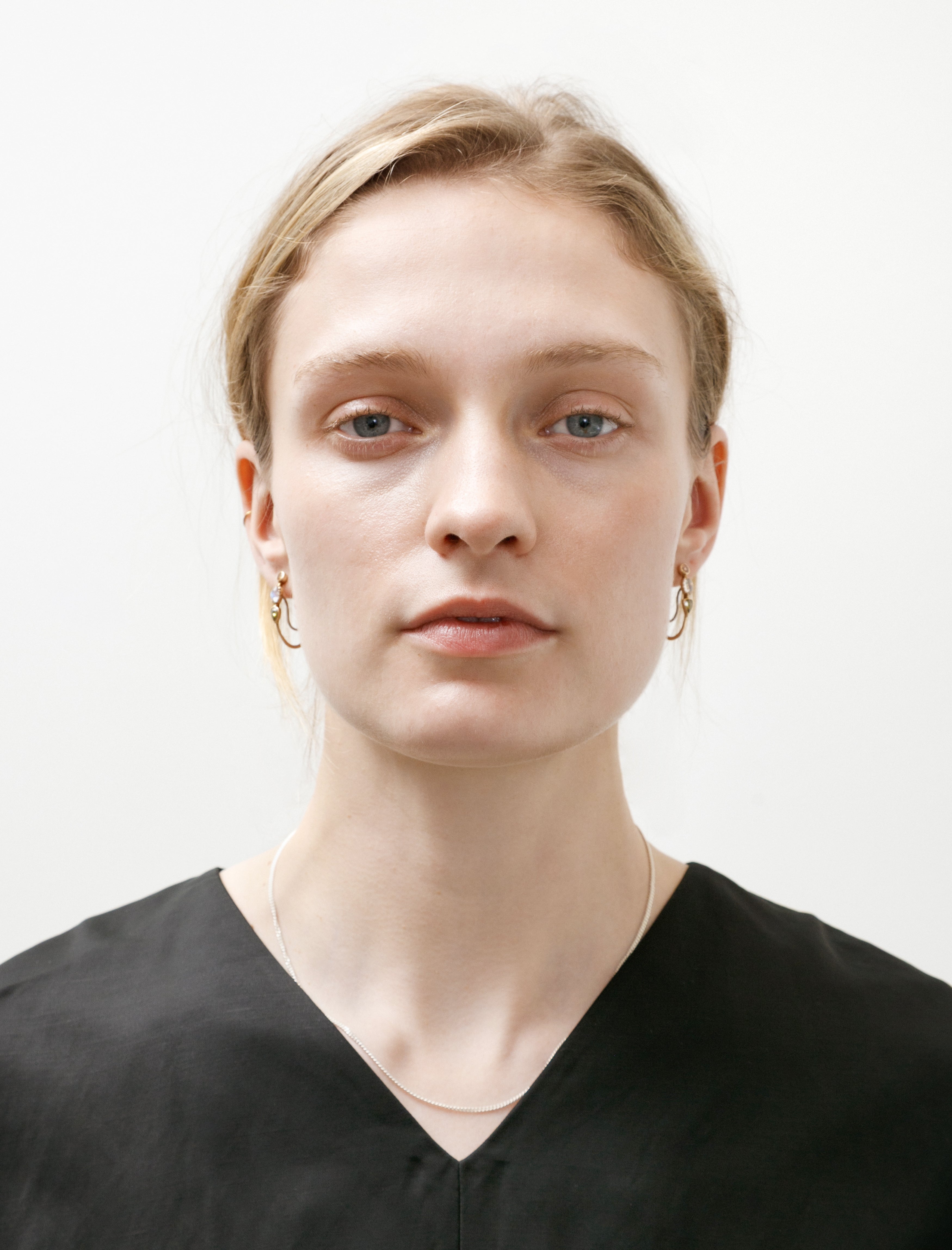 Dorette Poissardes Earrings Sapphire/Moonstone/Diamonds