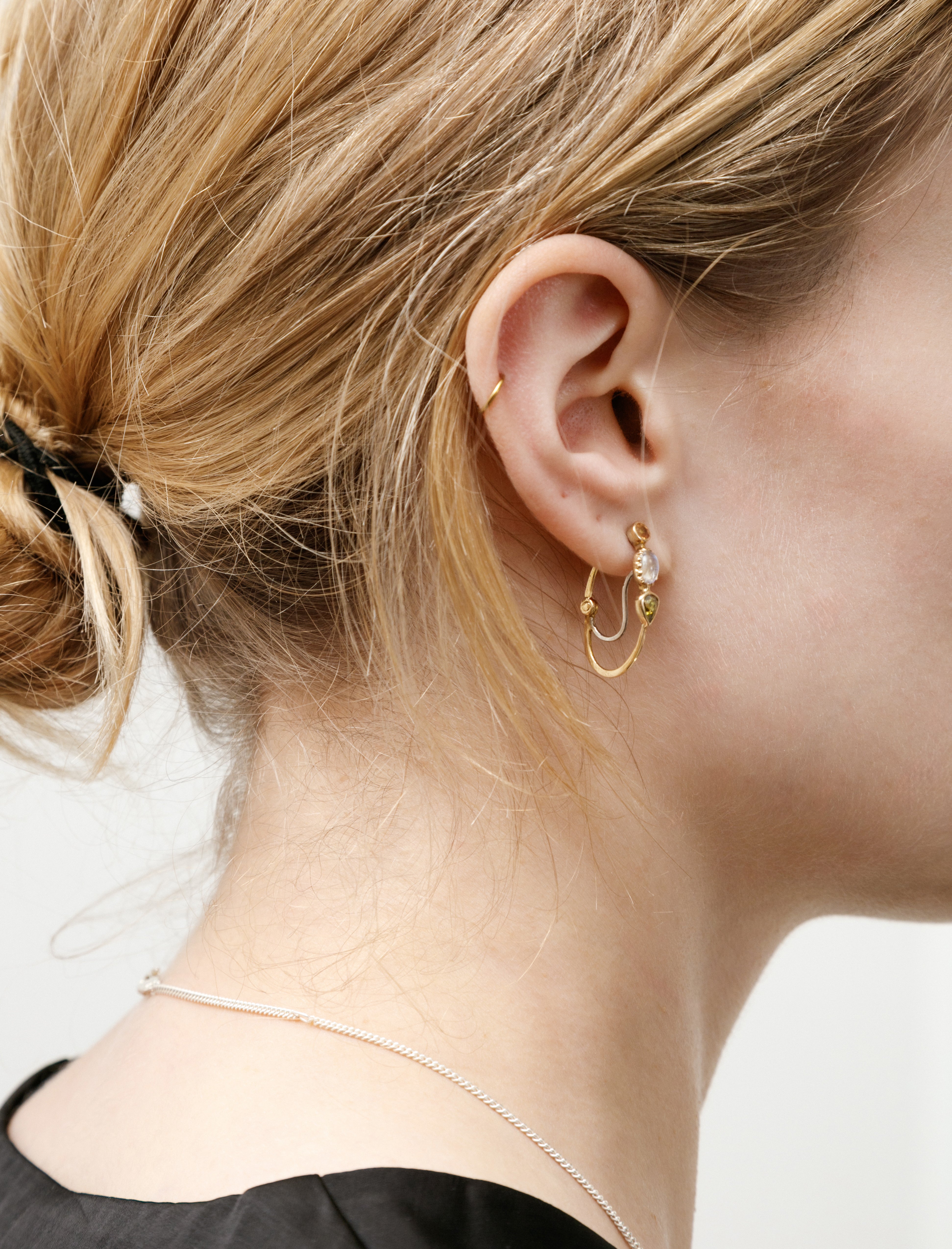 Dorette Poissardes Earrings Sapphire/Moonstone/Diamonds