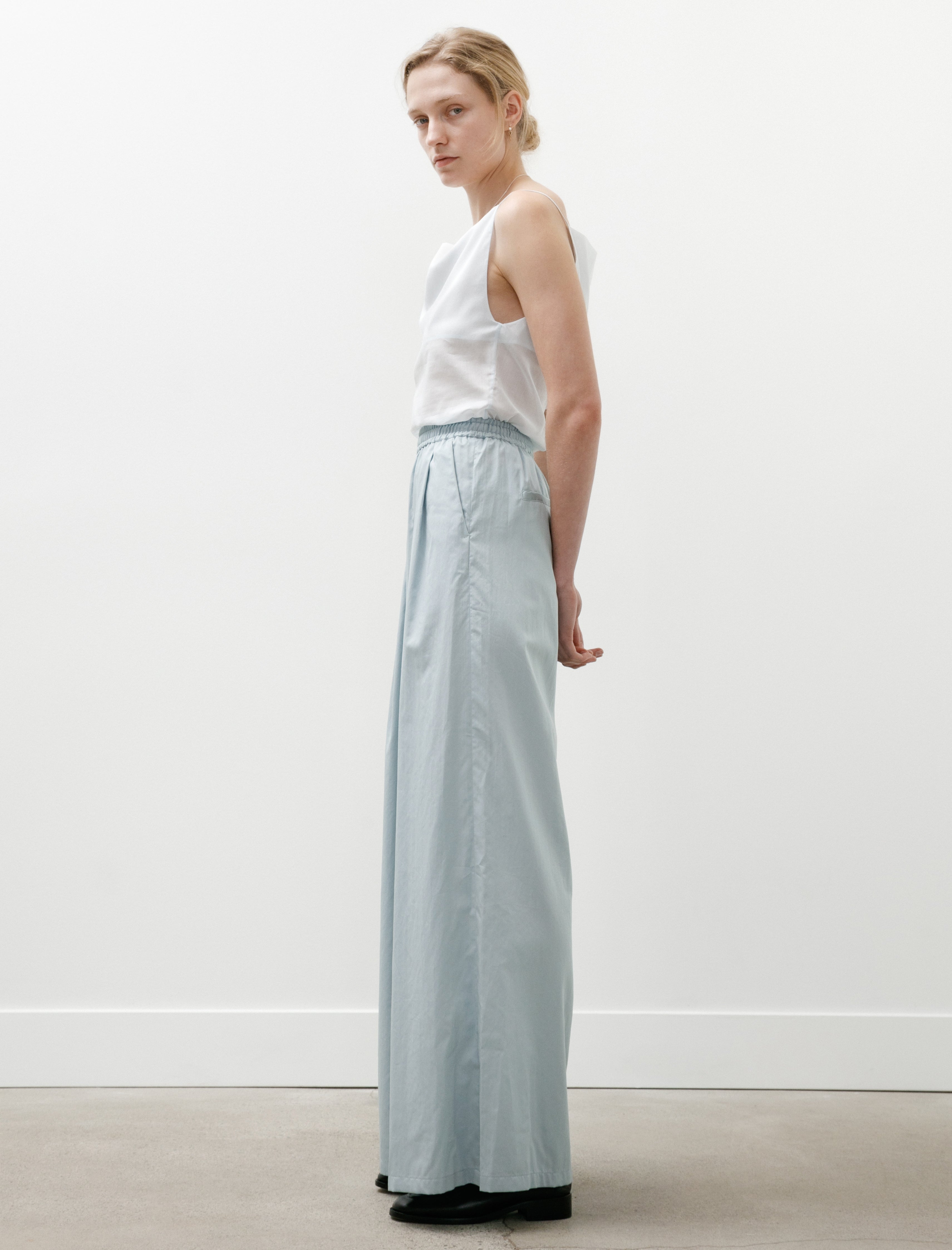 Graphpaper Silicon Poplin Two Tuck Easy Wide Pants Smoke Blue
