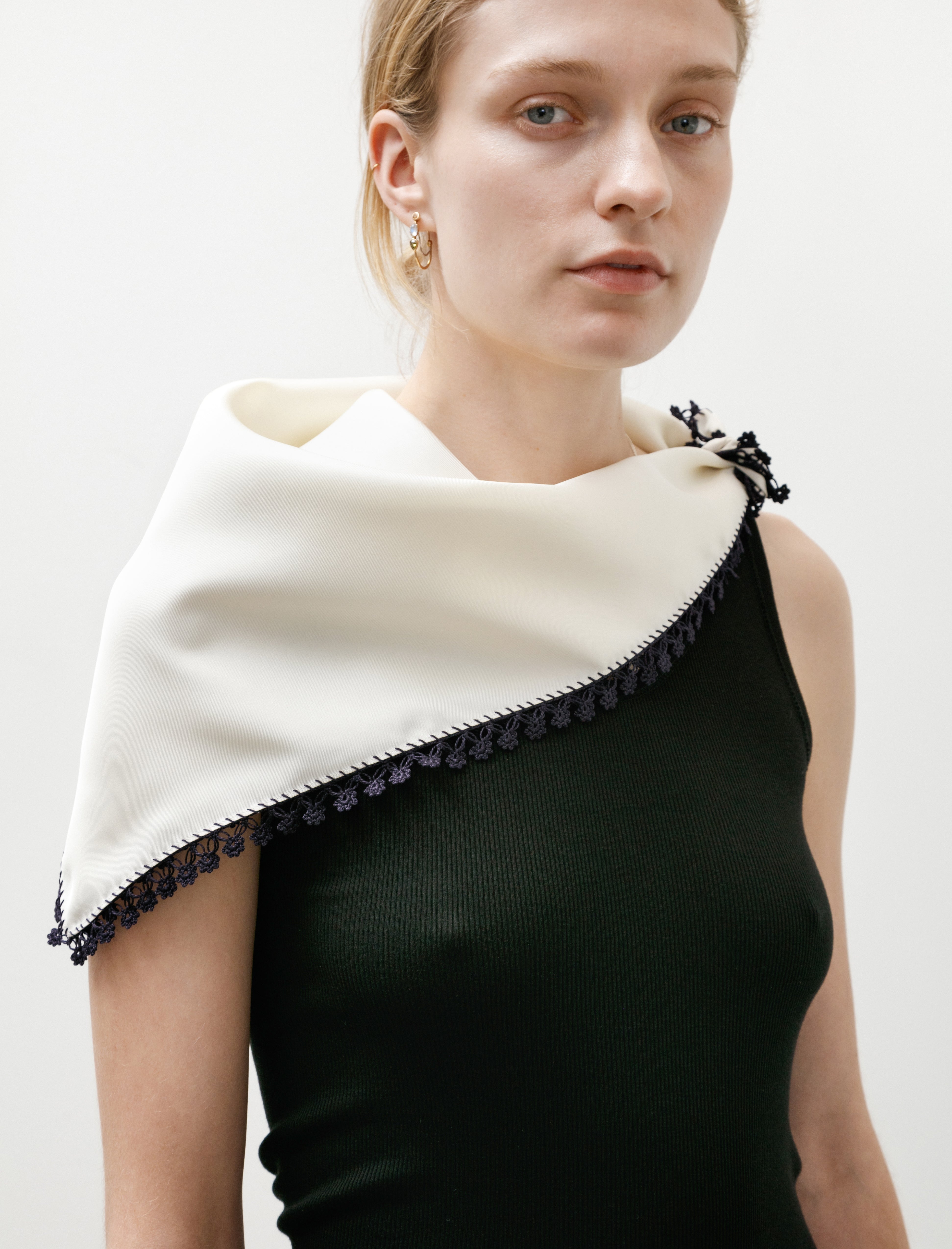 Sera Carré 60 with Oya Embroidery Off White/Navy