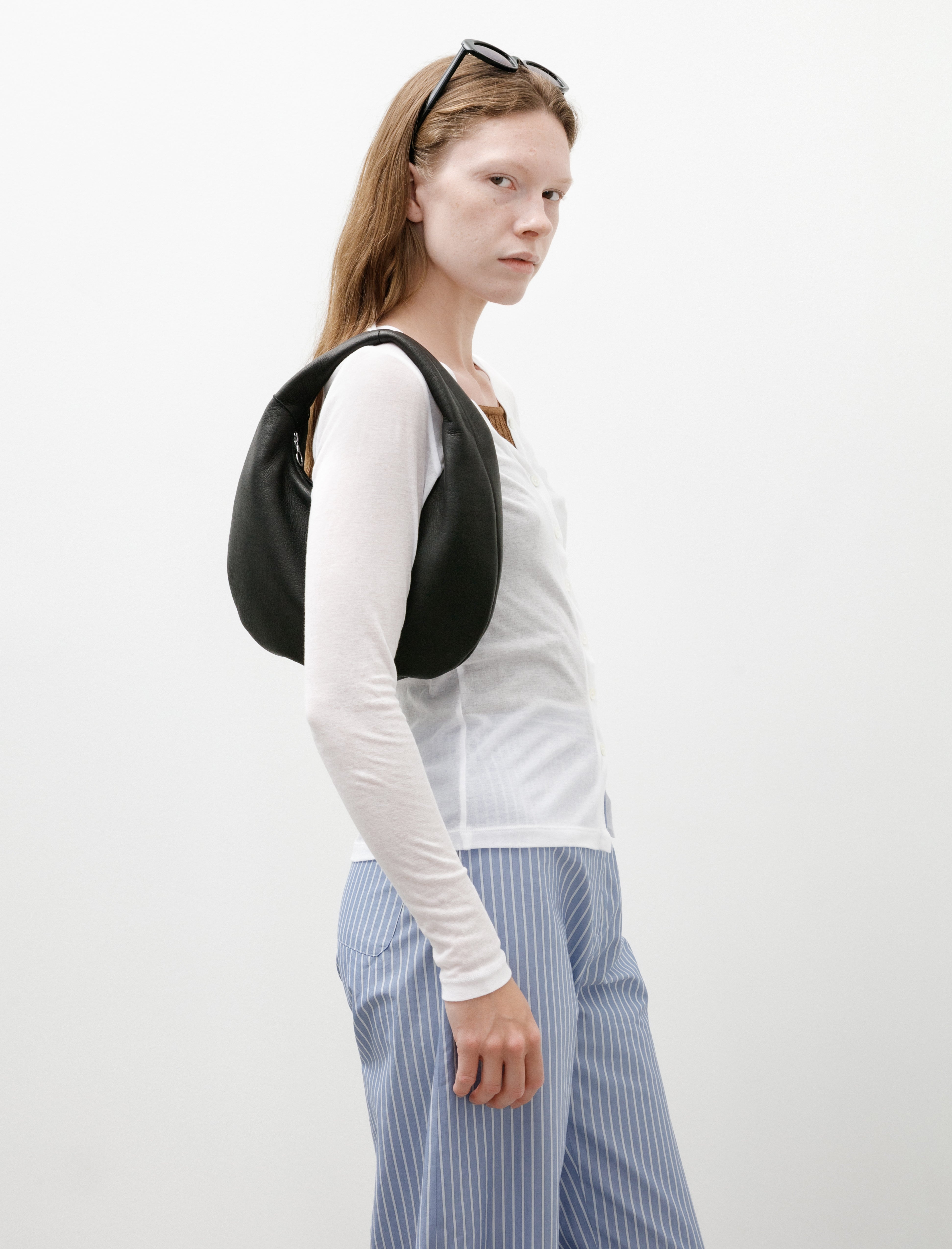 Aeta Round One Shoulder Bag Black