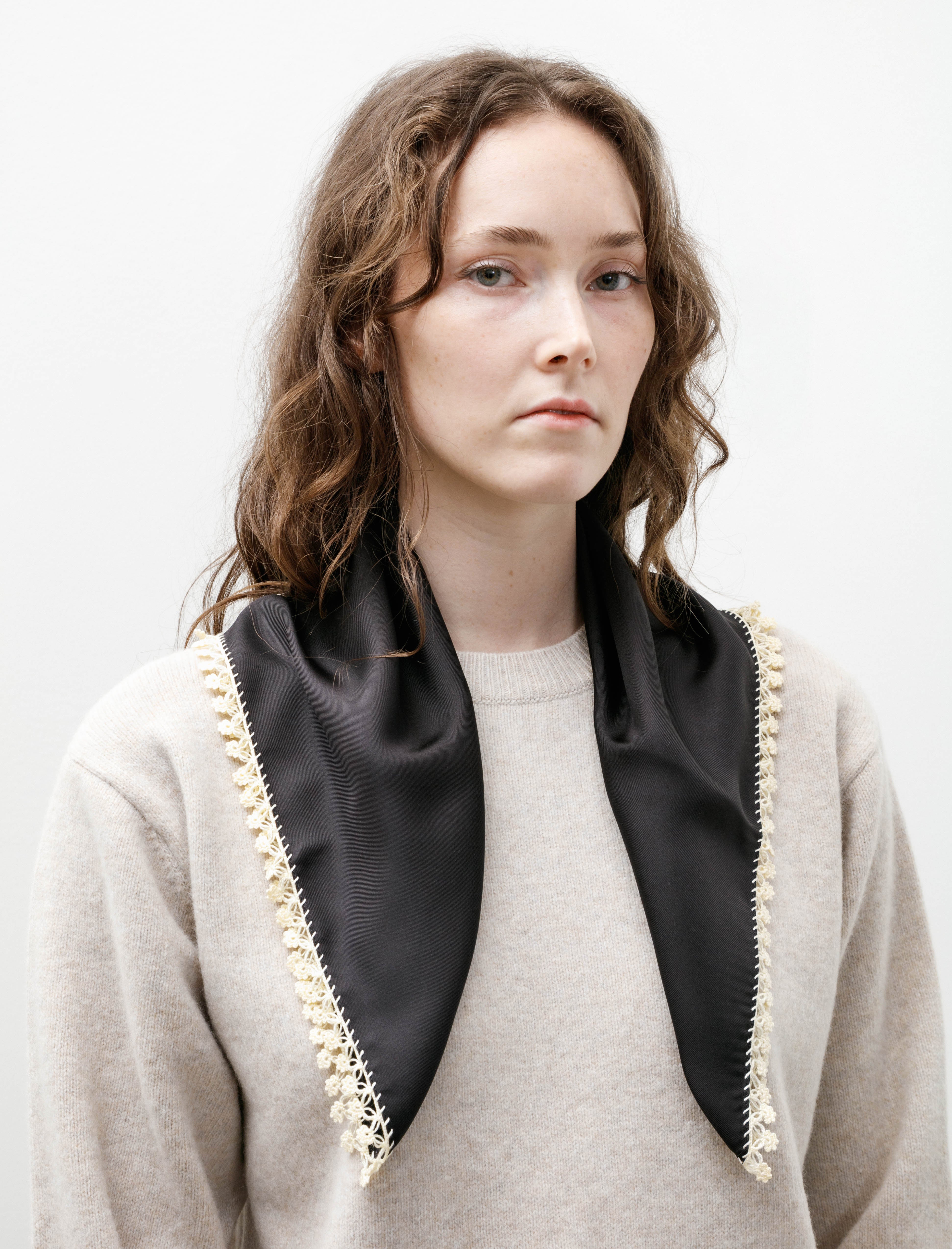 Silk Carré Scarf 60 With Oya Black/Beige Embroidery