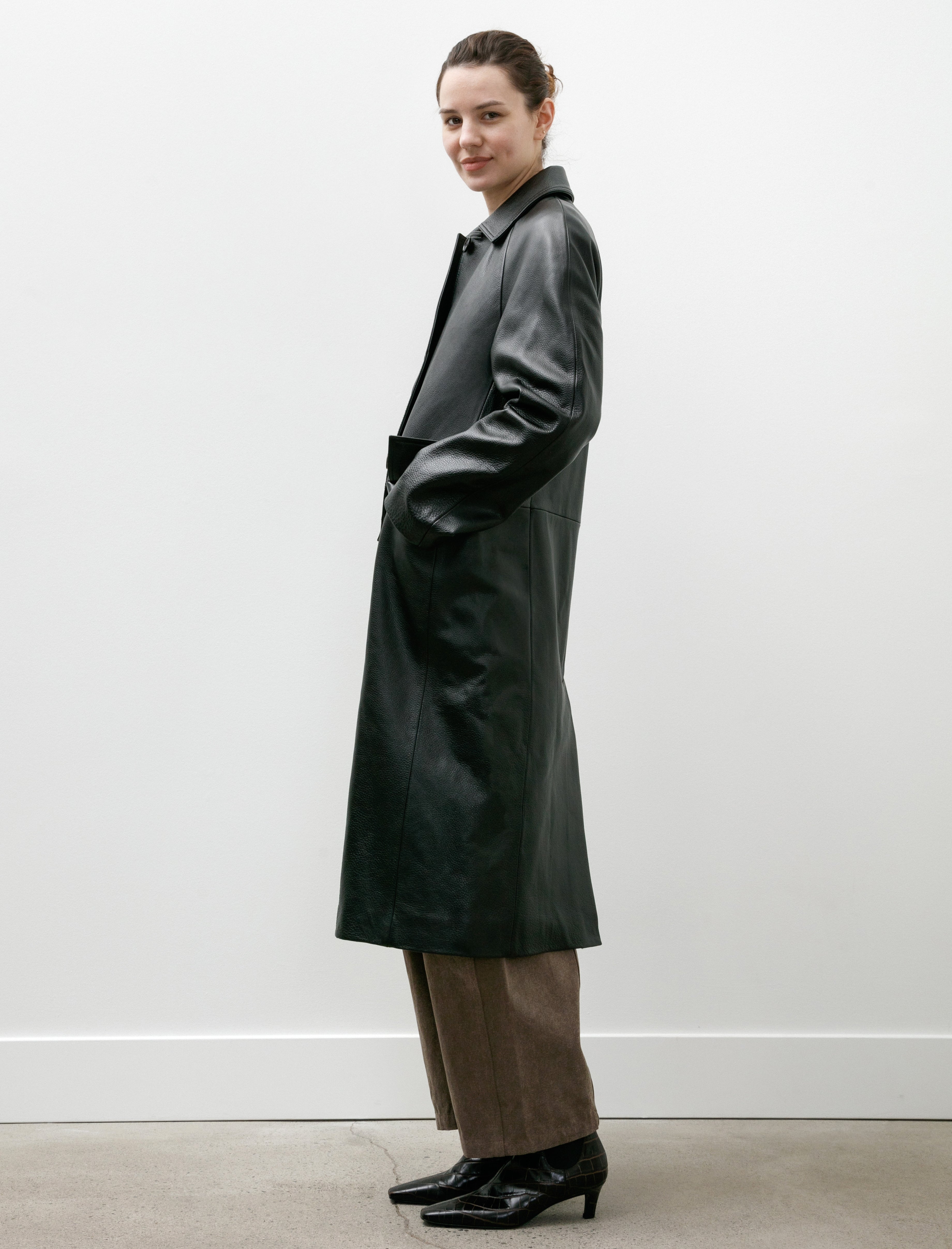 Totême Raglan Leather Coat Black
