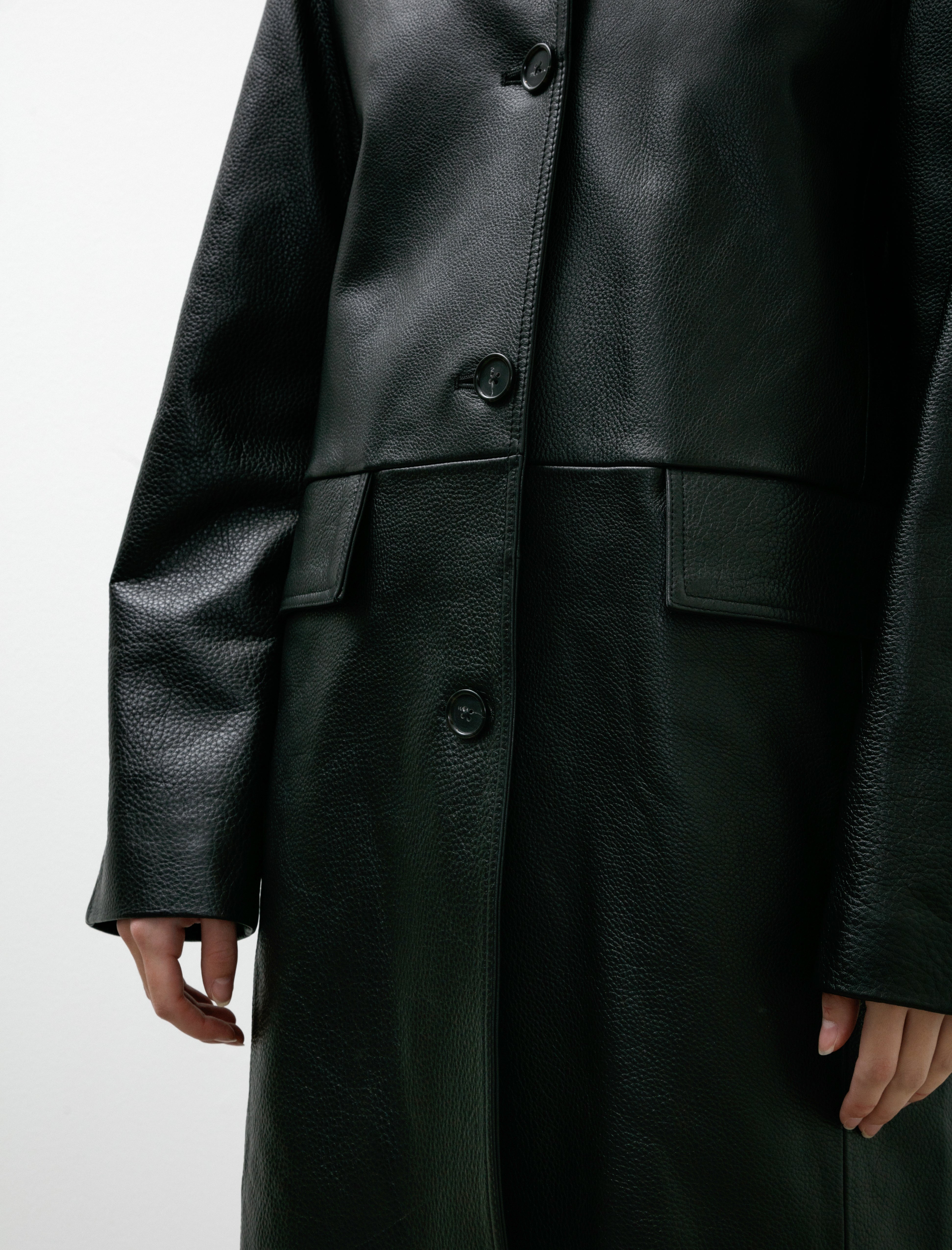 Totême Raglan Leather Coat Black