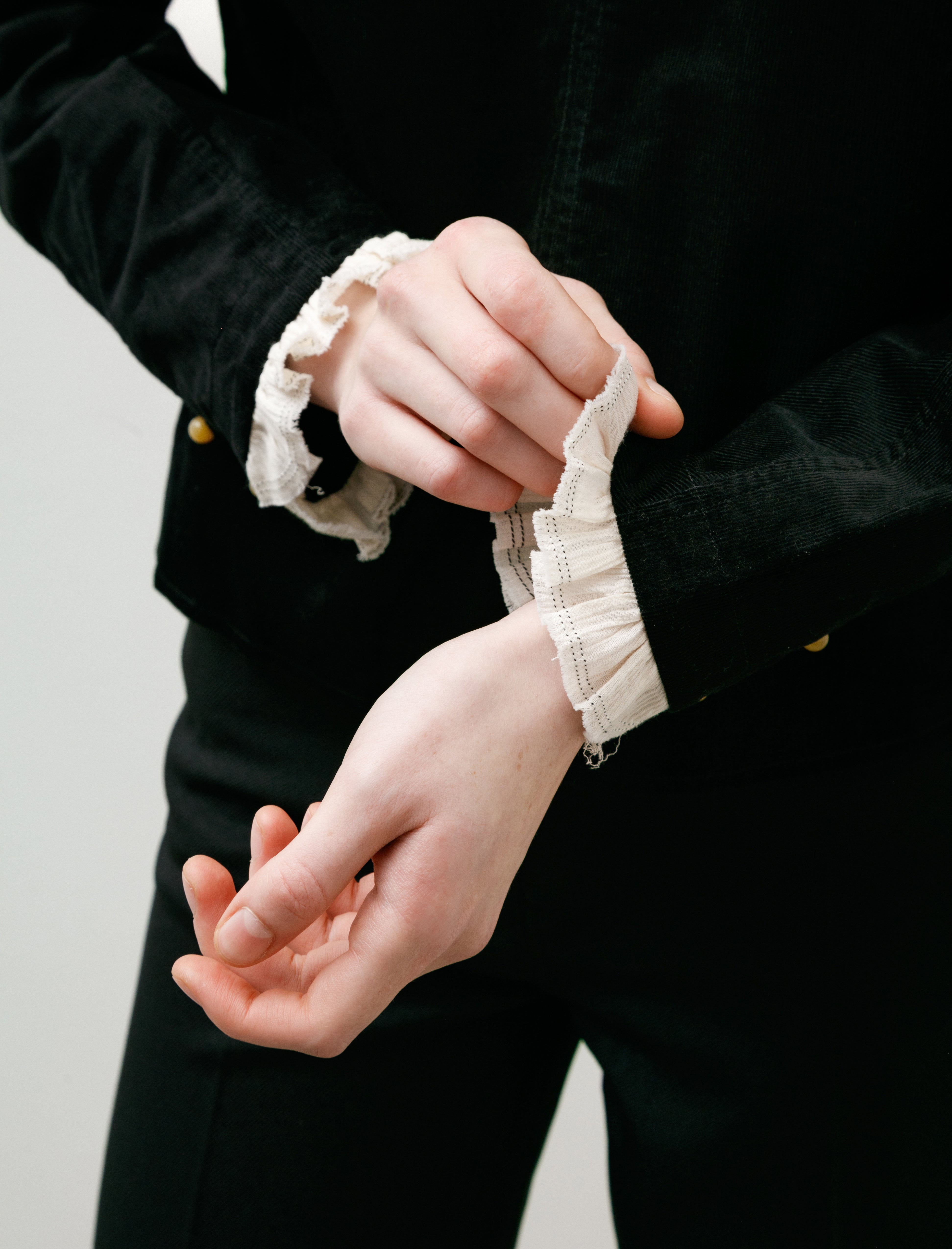 Seventyfive Ruffle Top Obsidian