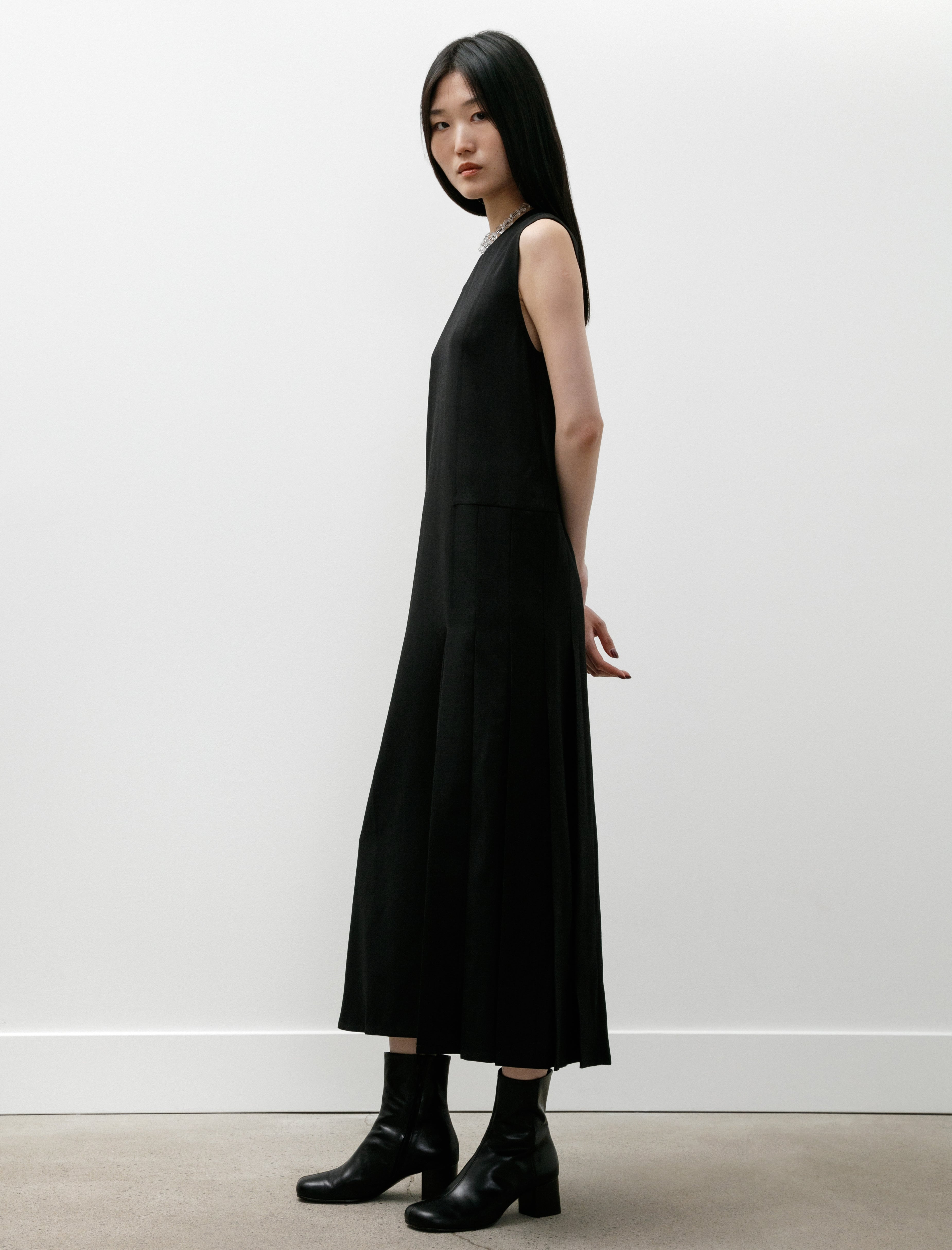 Studio Nicholson Carat Pleated Sleeveless Dress Black