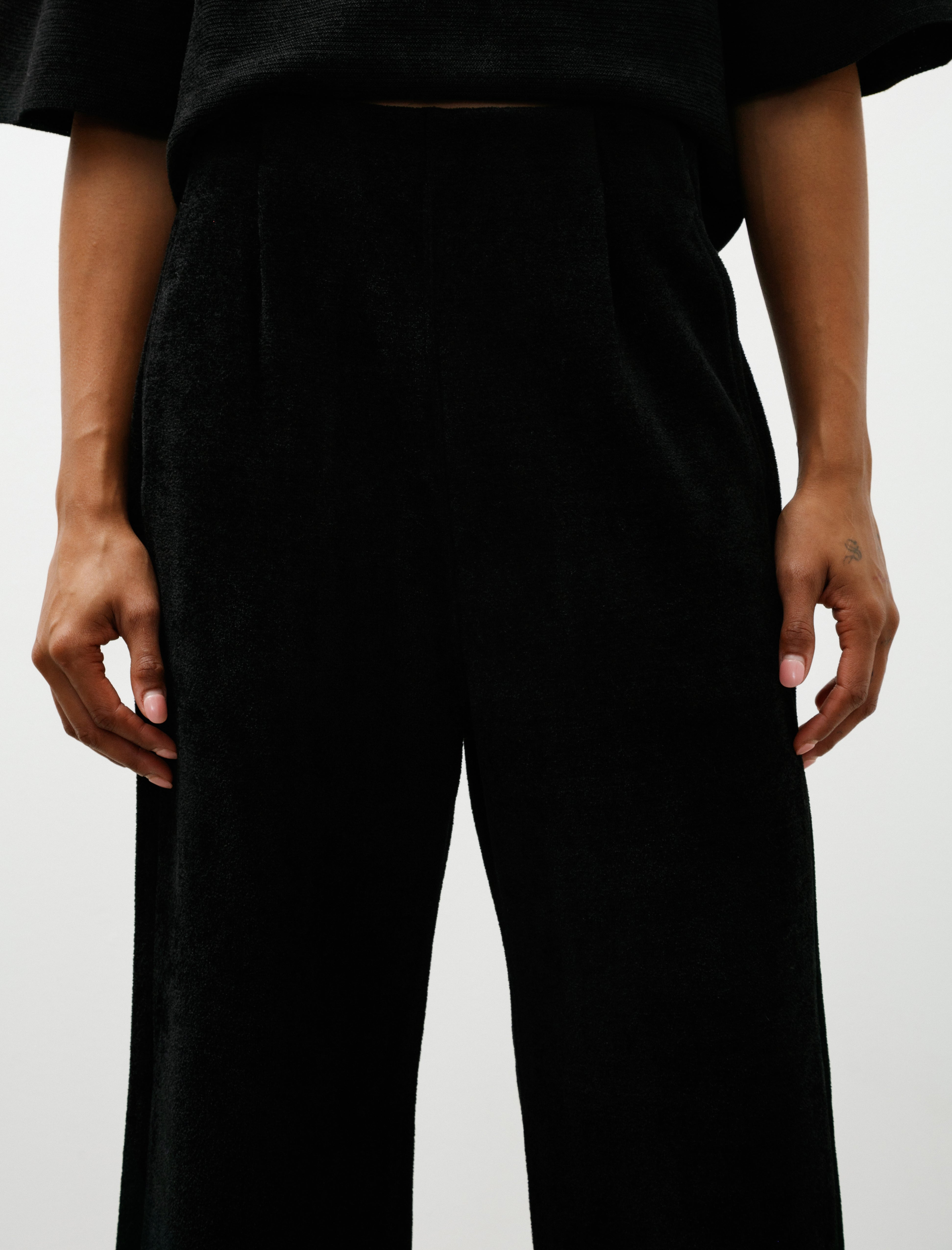 CFCL Soft Milan Velvet Wide Straight Pants Black