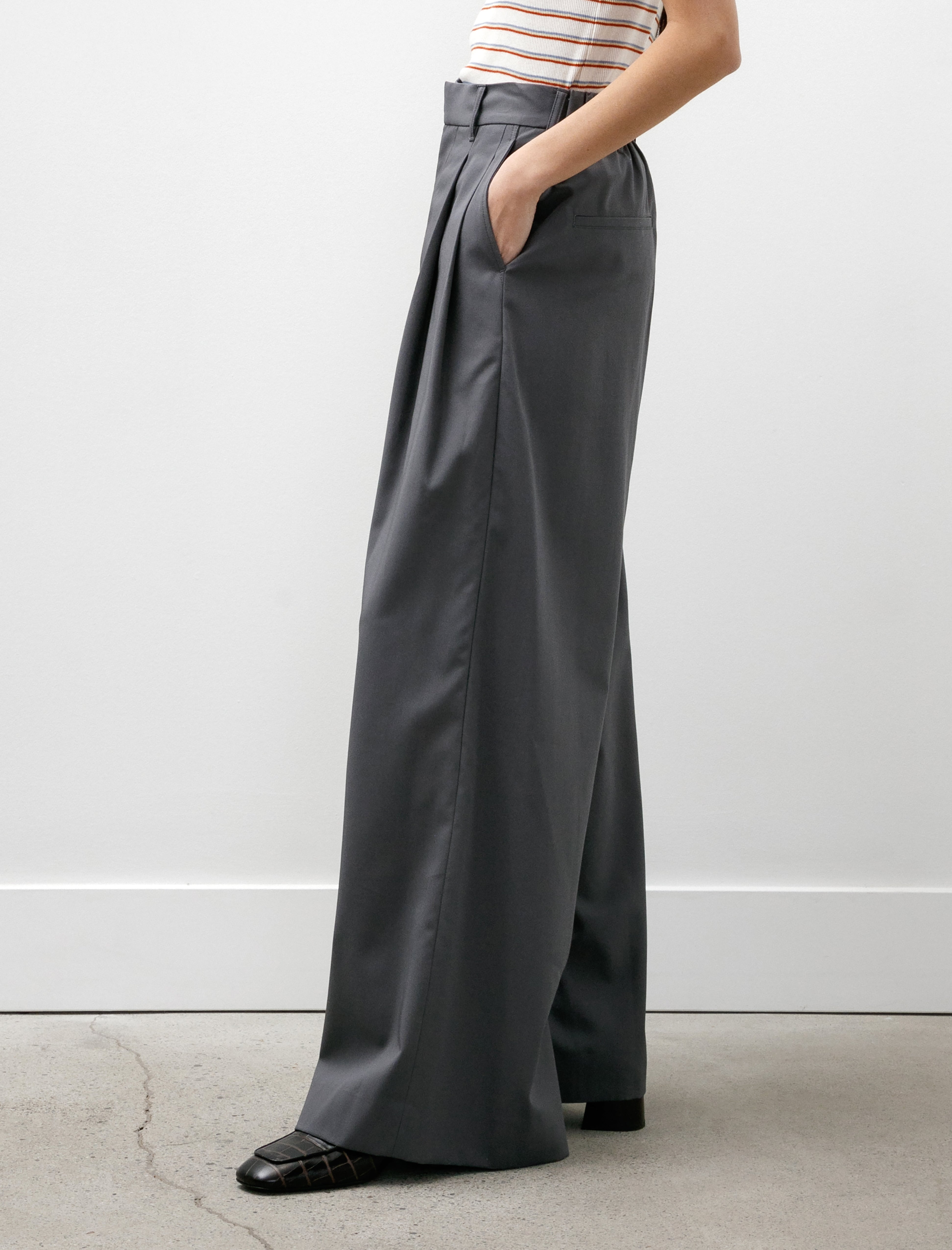 Graphpaper Wooly Cotton Twill Two Tuck Wide Pants Charcoal