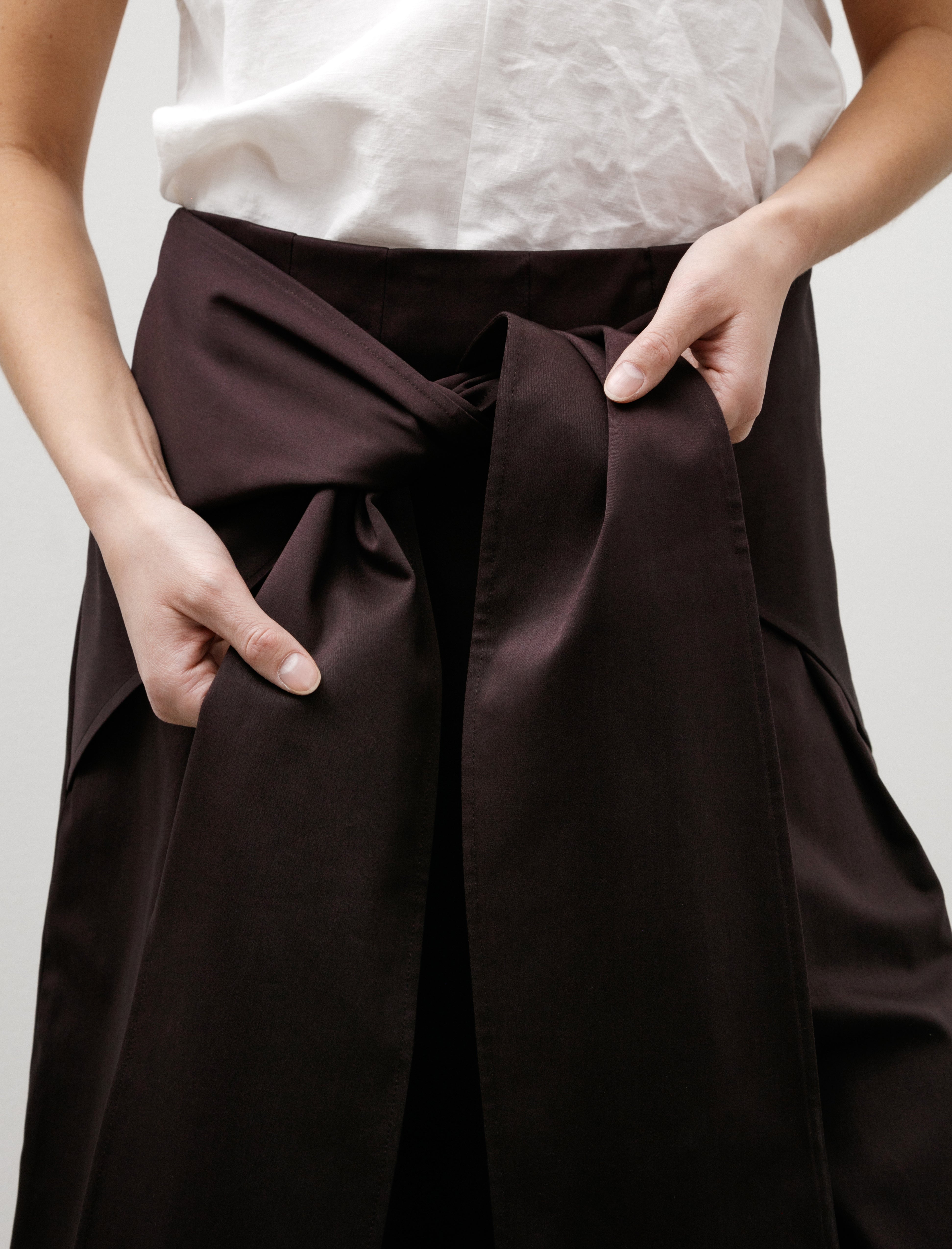 Sera Double Pleated Shorts with Ties Brown