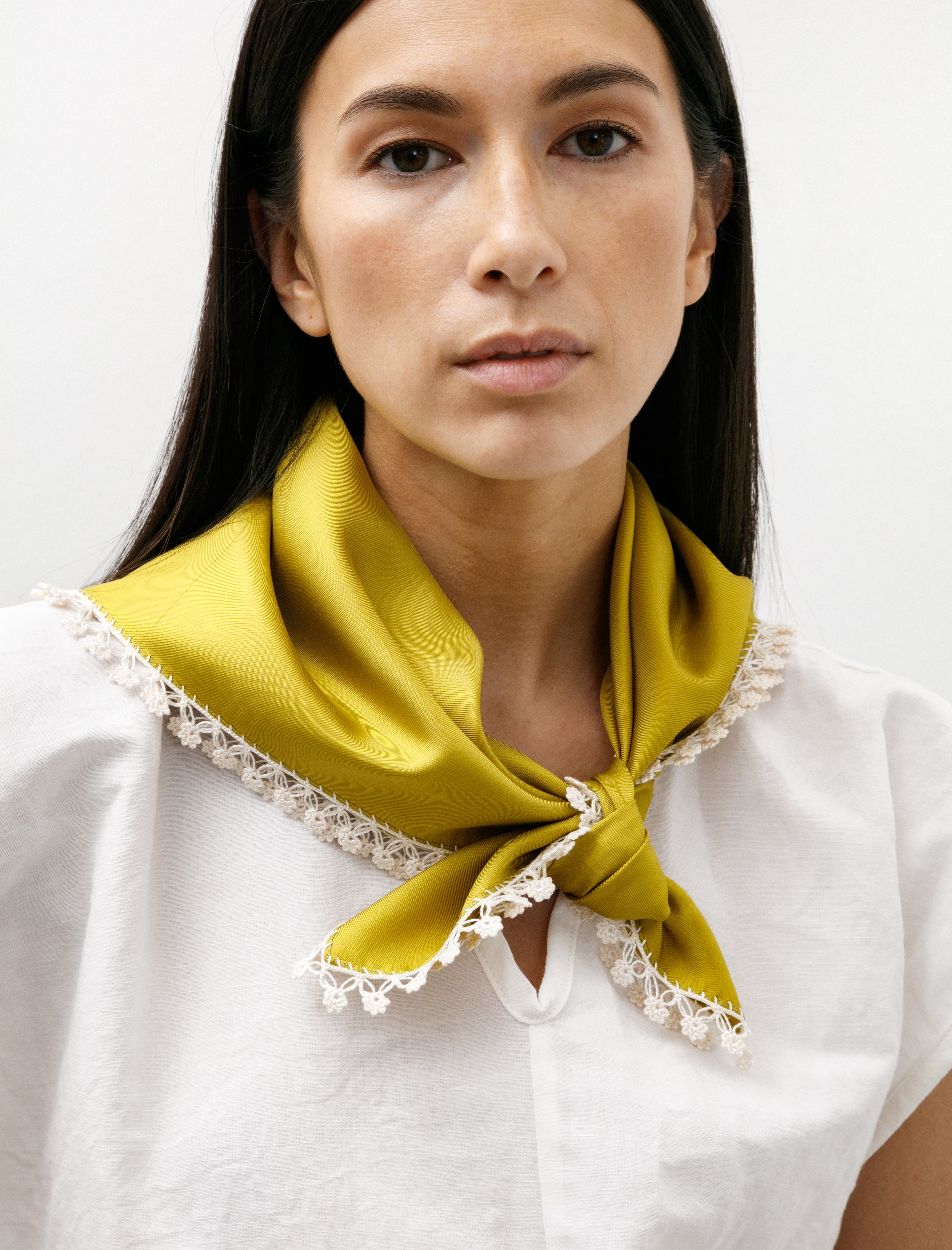 Sera Silk Carré Scarf Oya Embroidery Pistachio/Beige