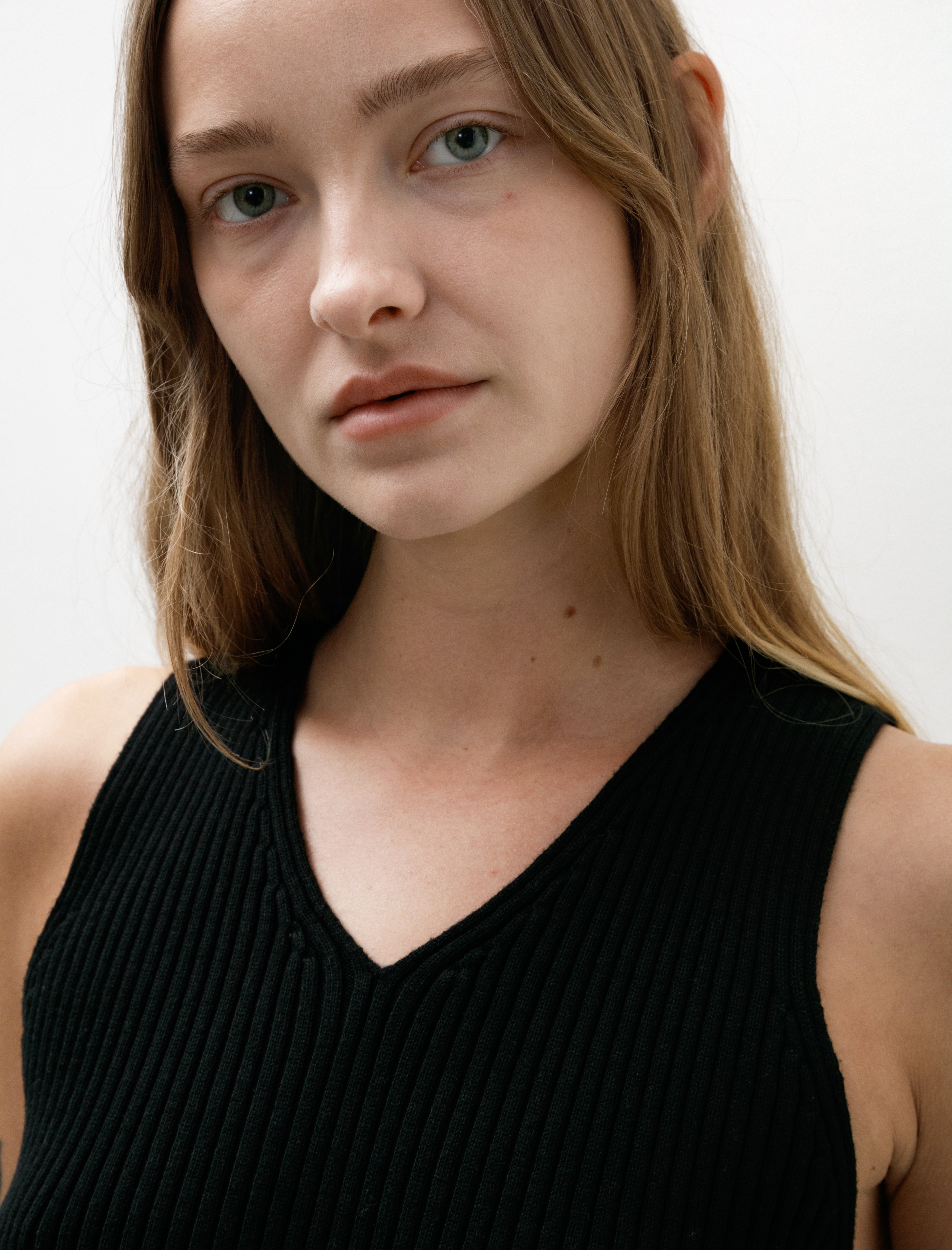 Auralee Cotton Silk Rib Knit V-Neck Vest Black