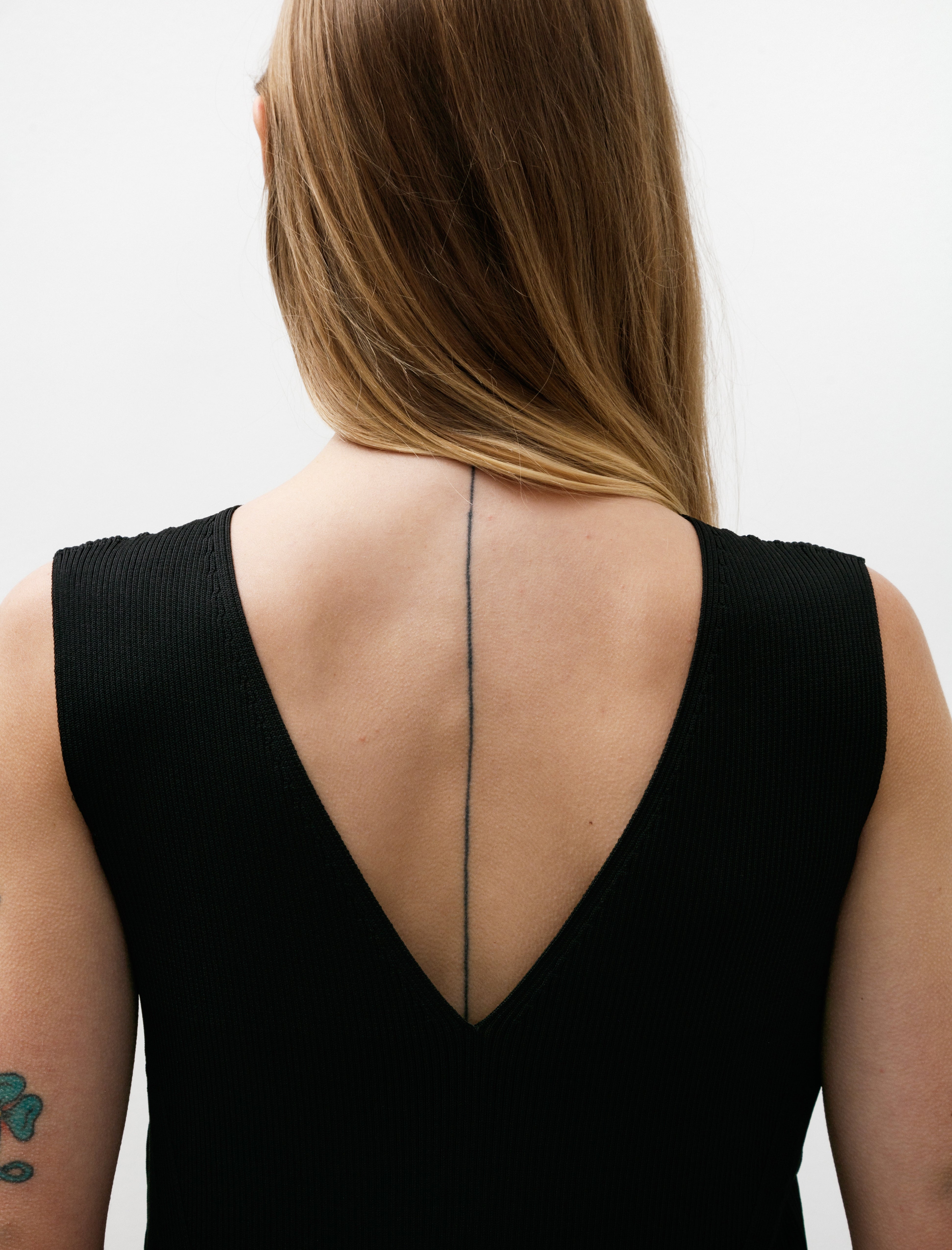 CFCL Portrait Sleeveless V-Neck Dress Black