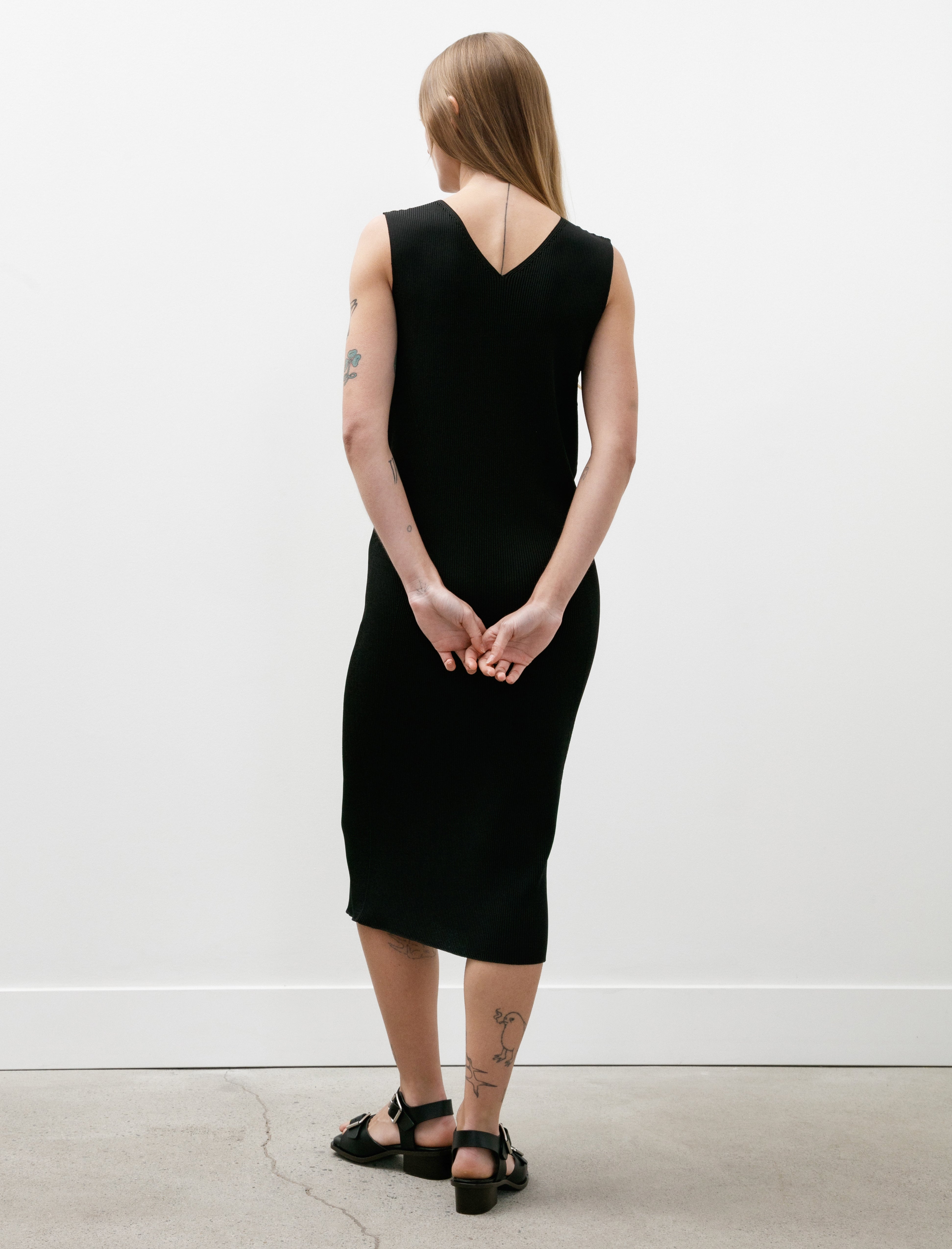 CFCL Portrait Sleeveless V-Neck Dress Black