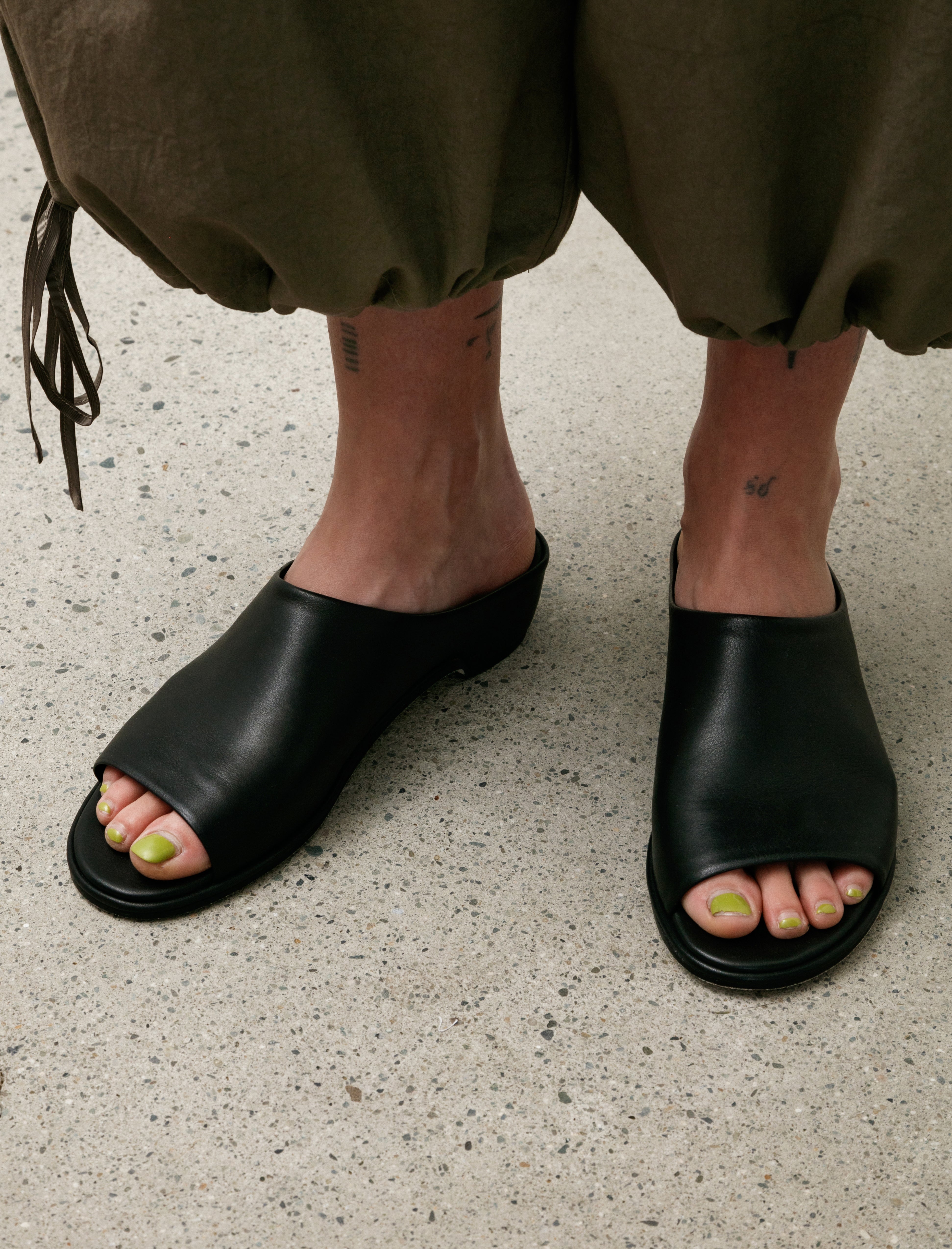 Lauren Manoogian Vault Slide Black