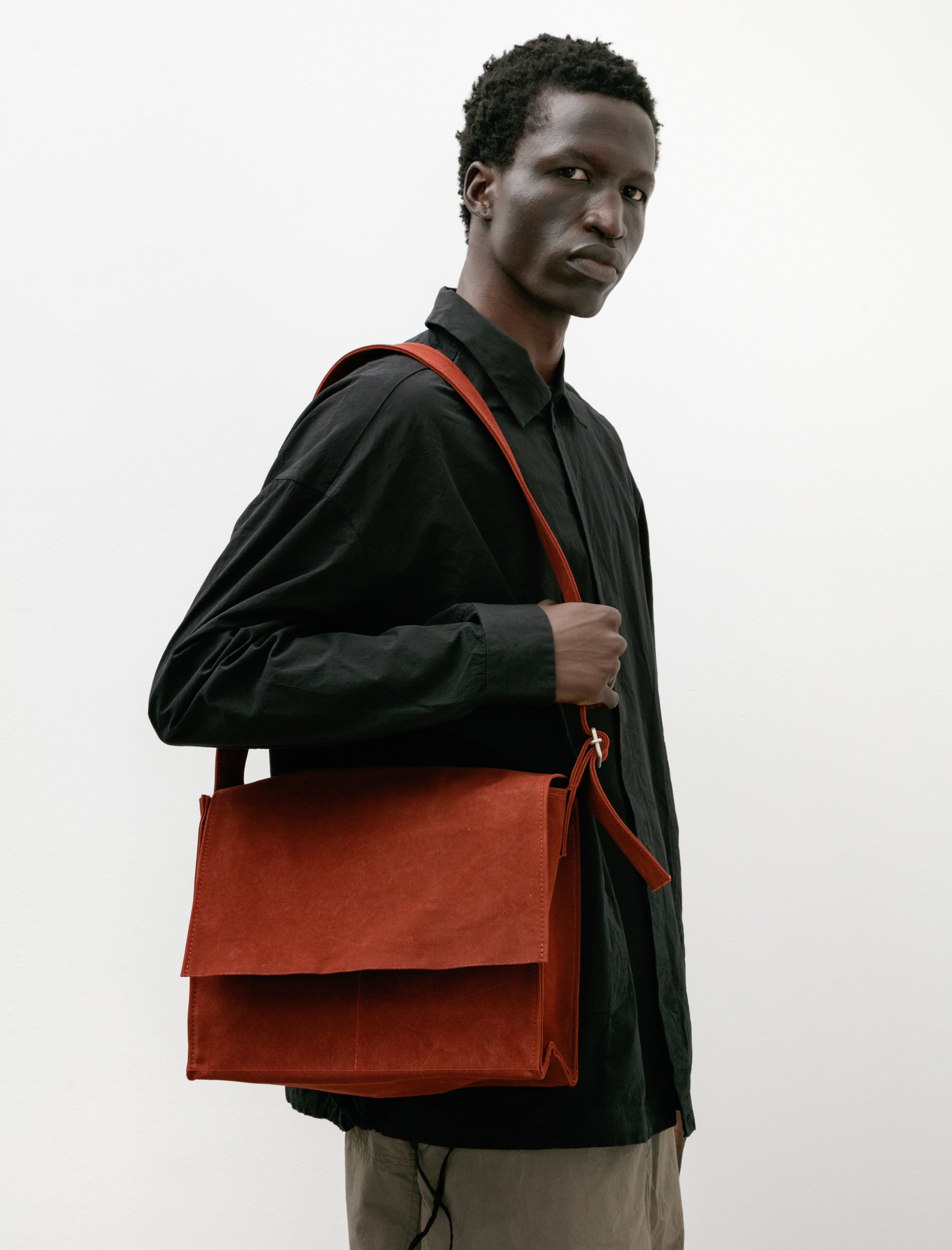 Amiacalva Washed Canvas Shoulder Bag Medium Burgundy