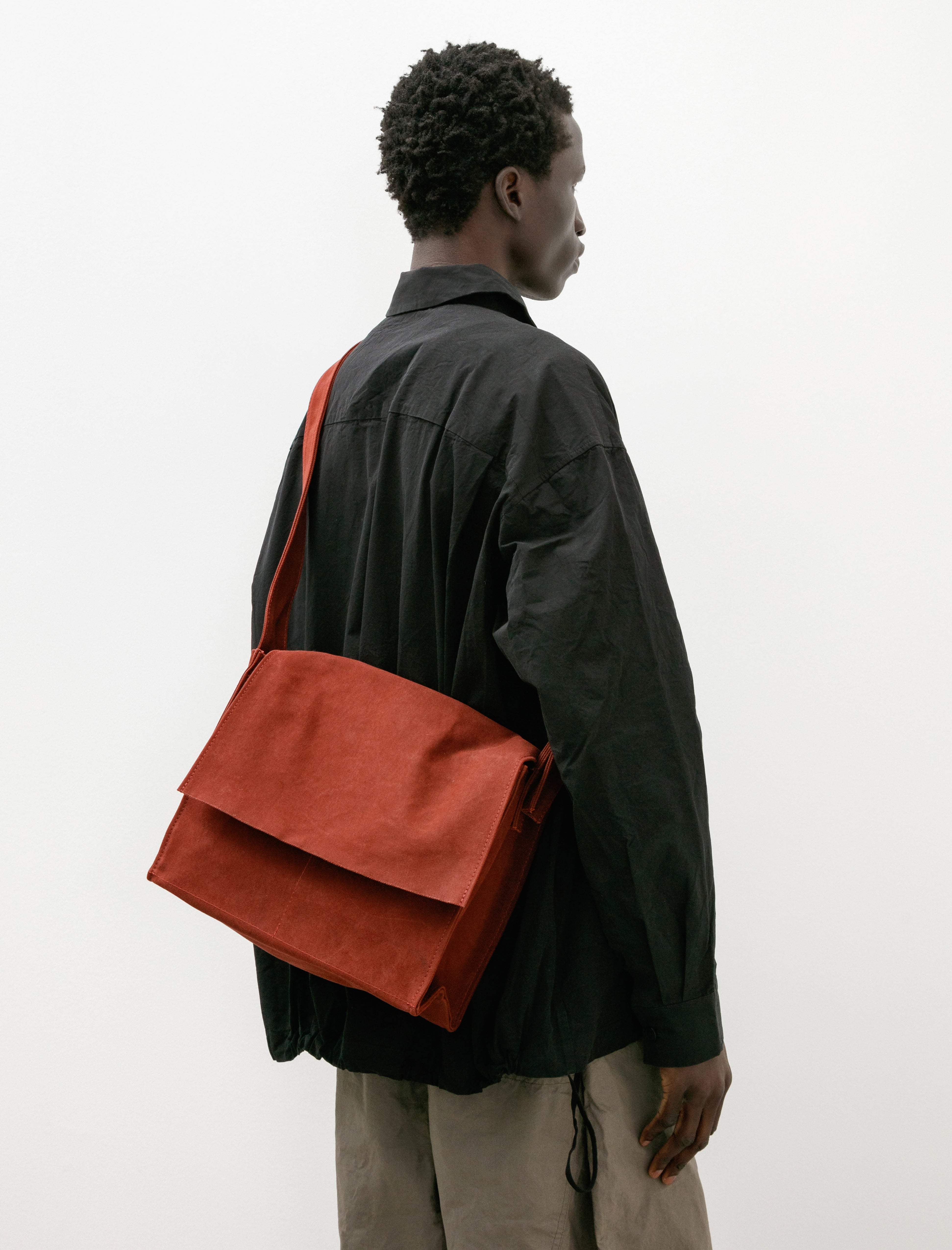 Amiacalva Washed Canvas Shoulder Bag Medium Burgundy