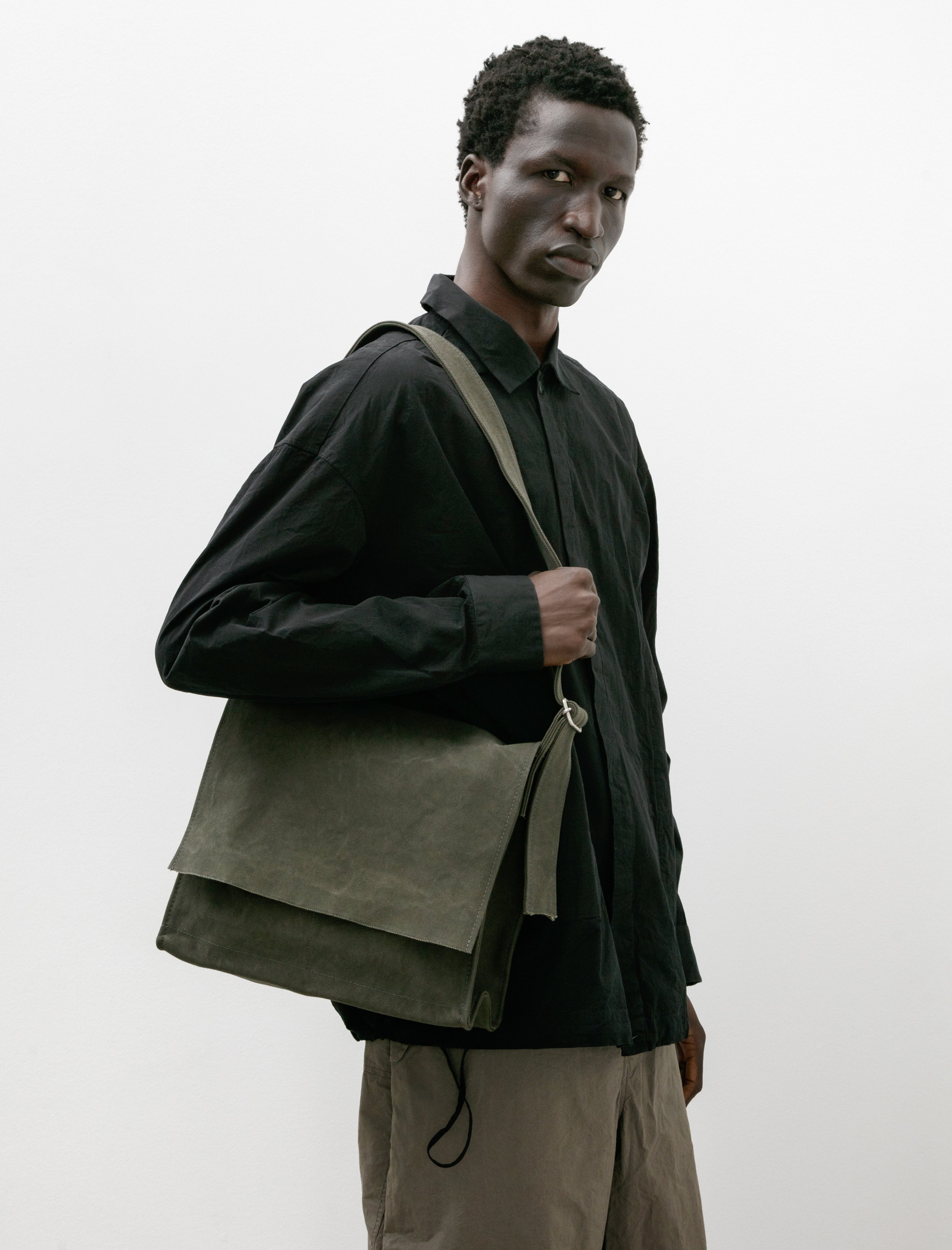 Amiacalva Washed Canvas Shoulder Bag Medium Olive