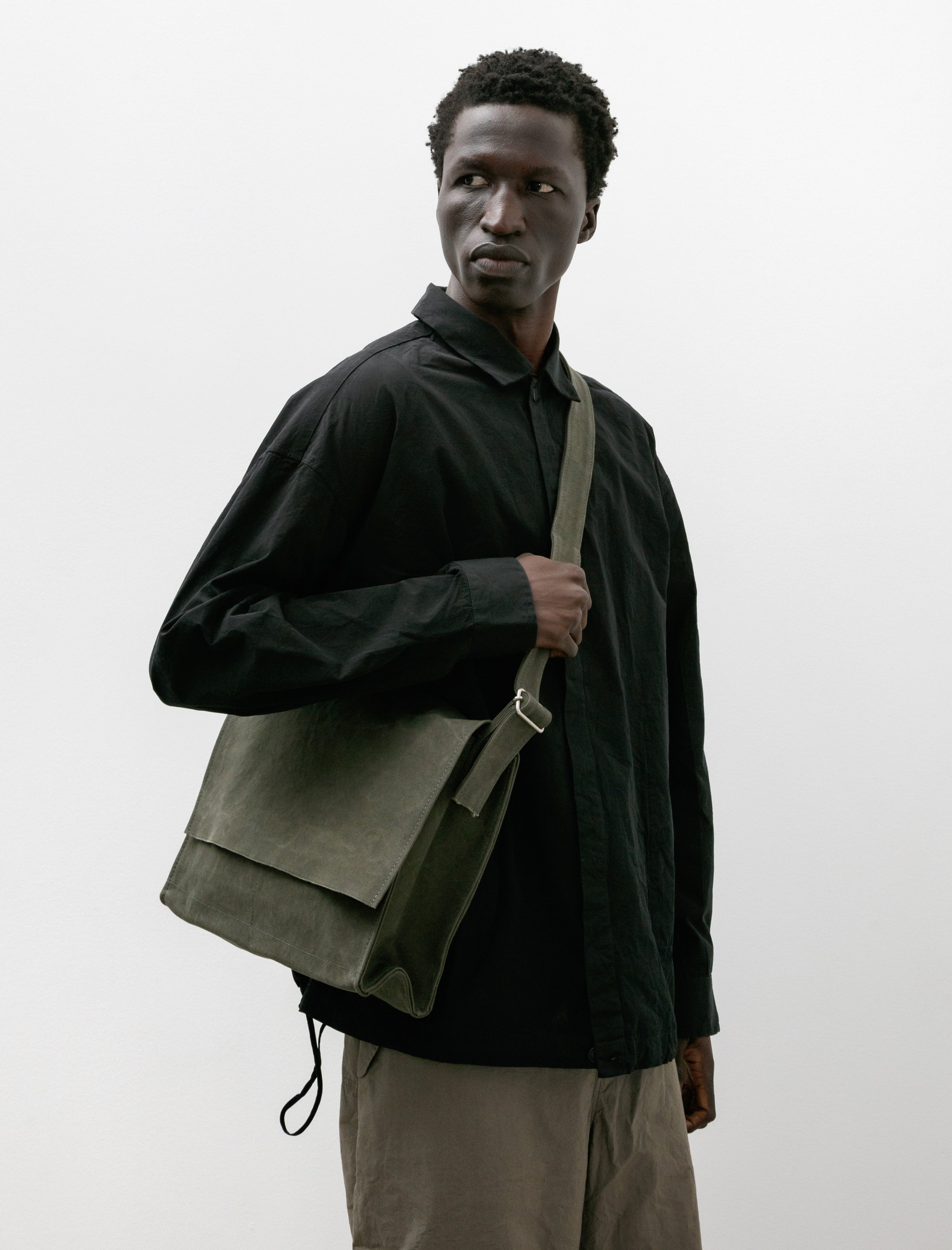 Amiacalva Washed Canvas Shoulder Bag Medium Olive
