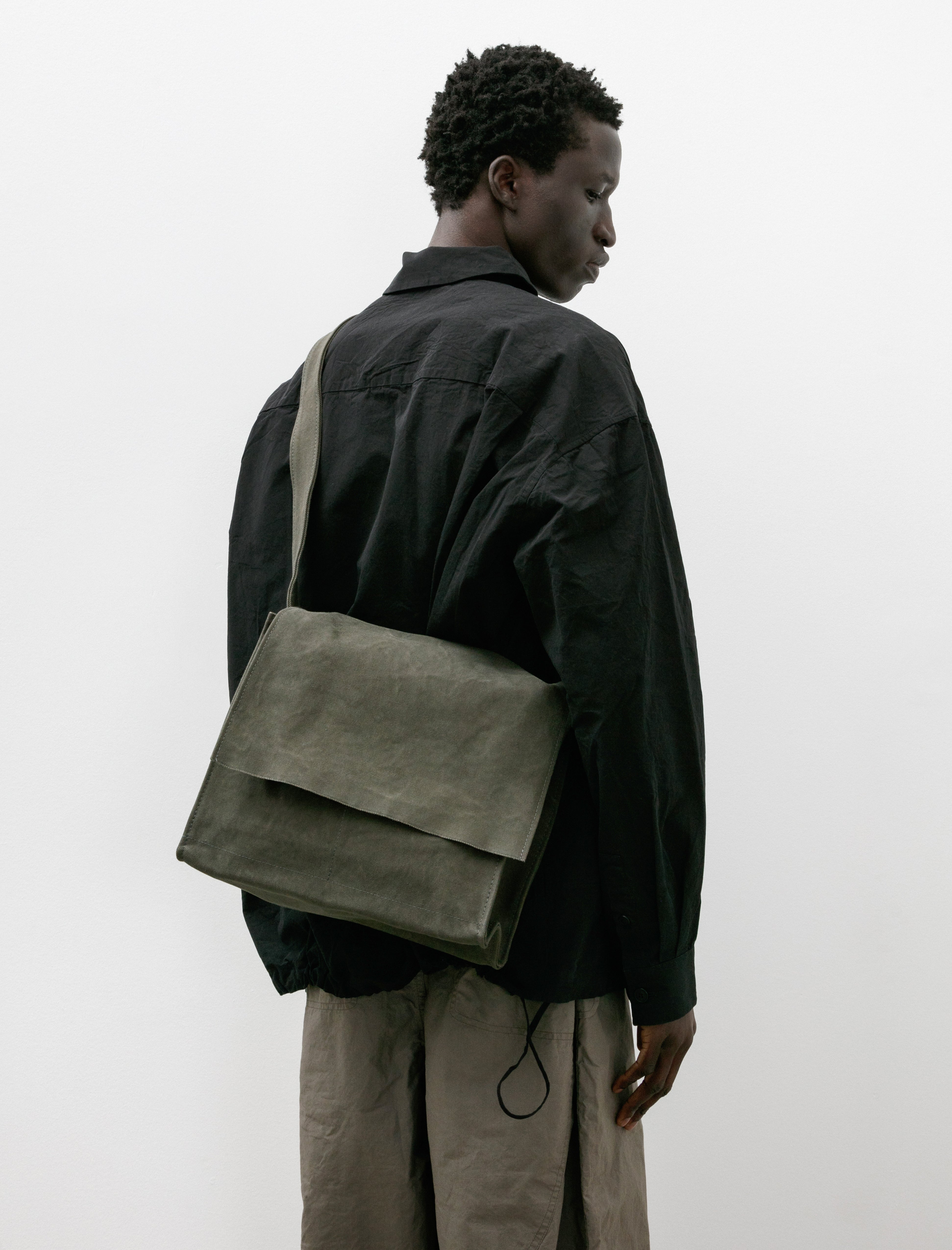 Amiacalva Washed Canvas Shoulder Bag Medium Olive