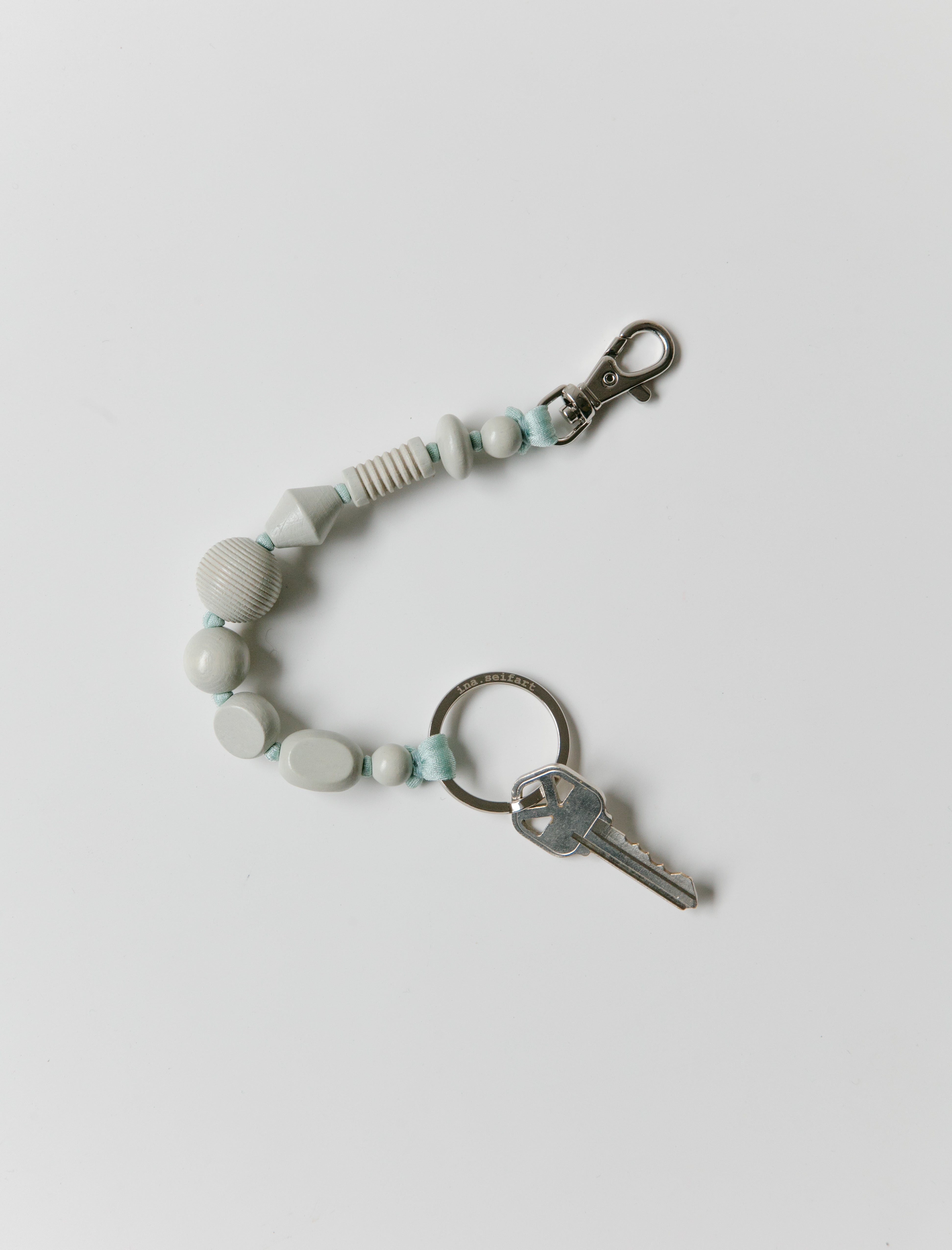 Ina Seifart Perlenmix Keyholder Short Light Grey