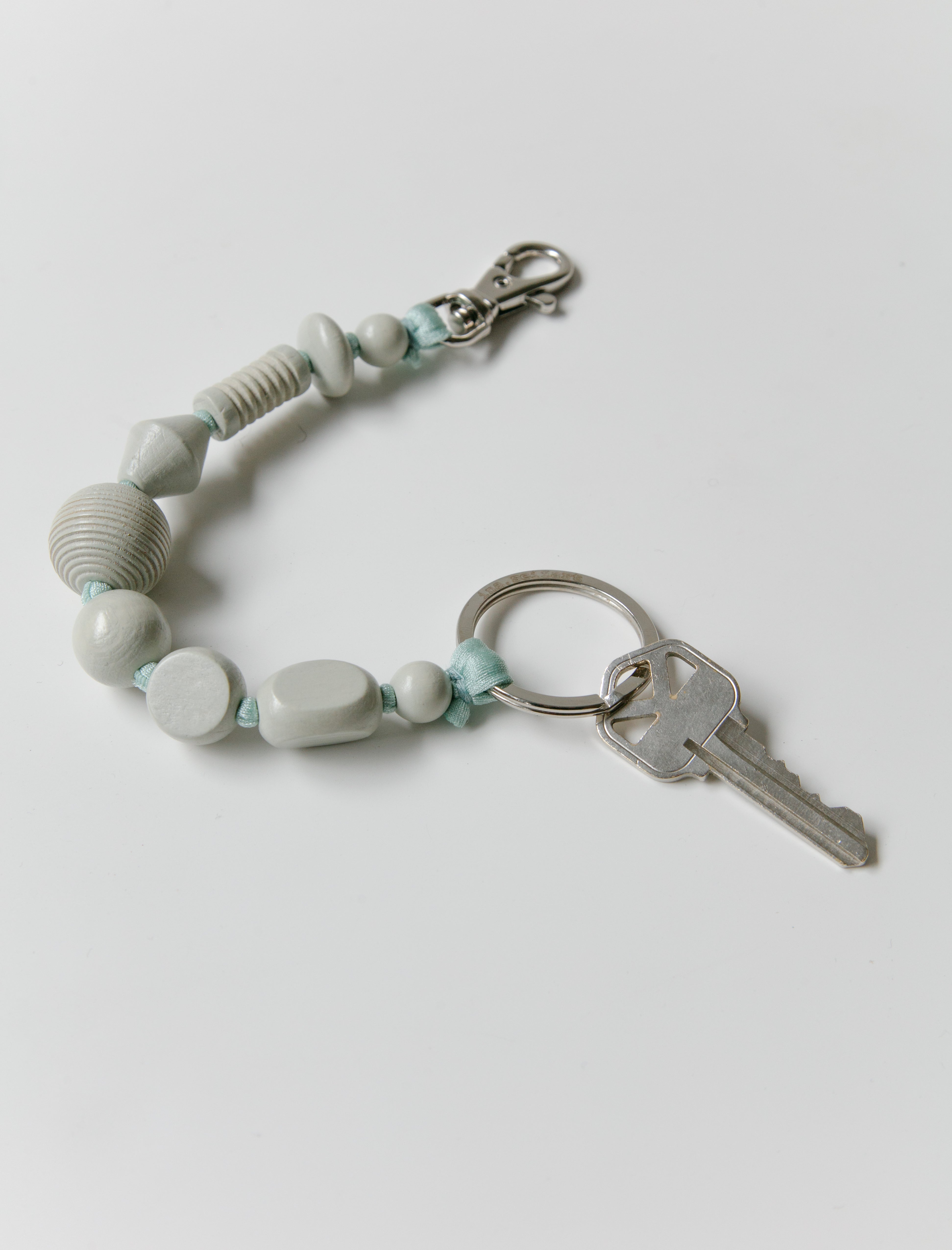 Ina Seifart Perlenmix Keyholder Short Light Grey