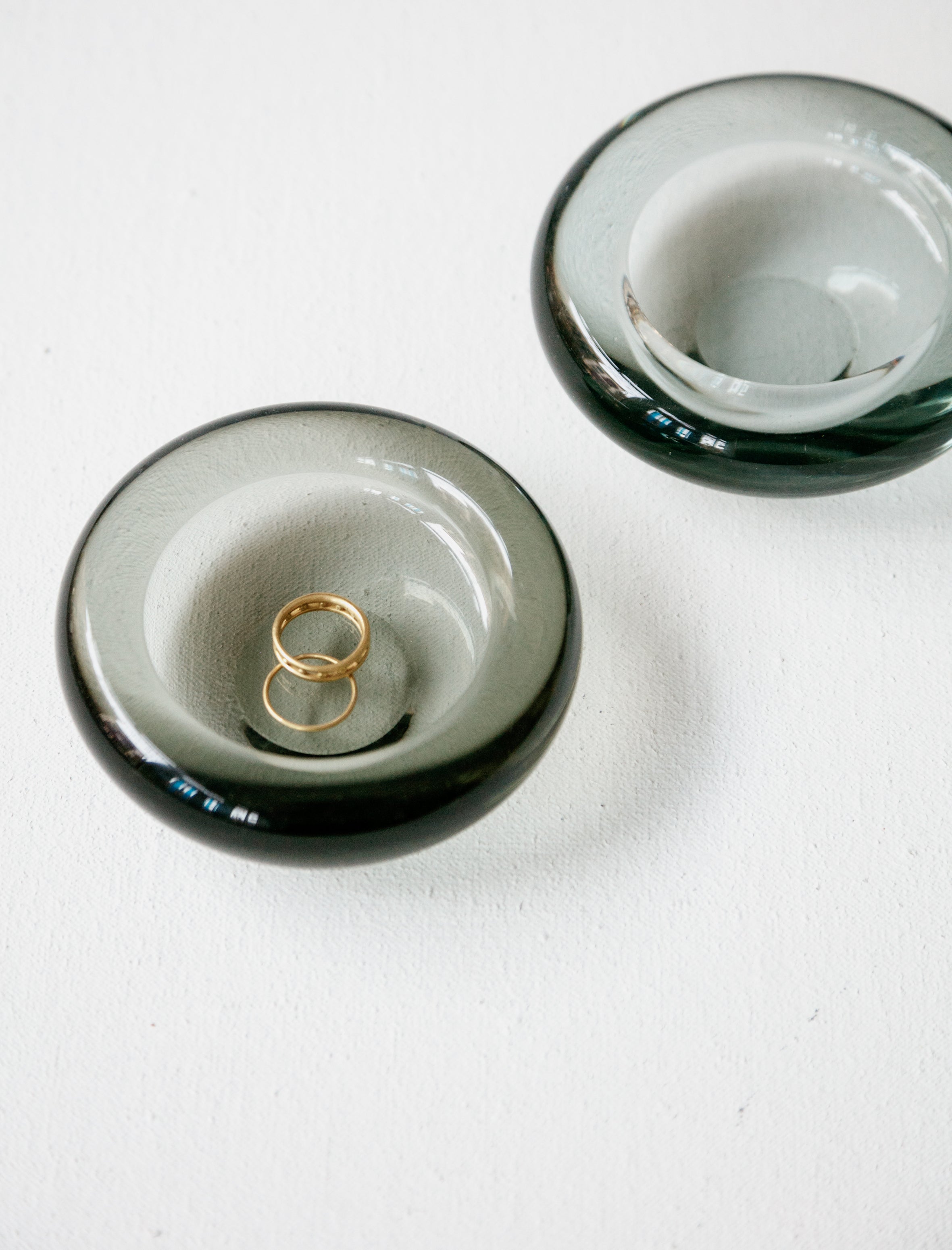 Found by Neighbour Buoyant Dish Grey Glass