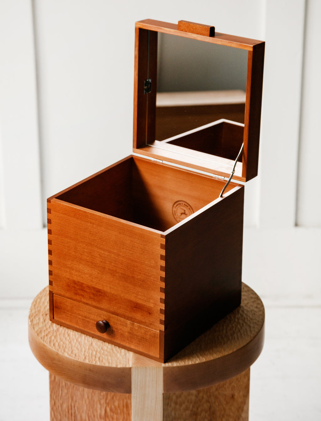 Classiky Japanese Vanity Box – Neighbour
