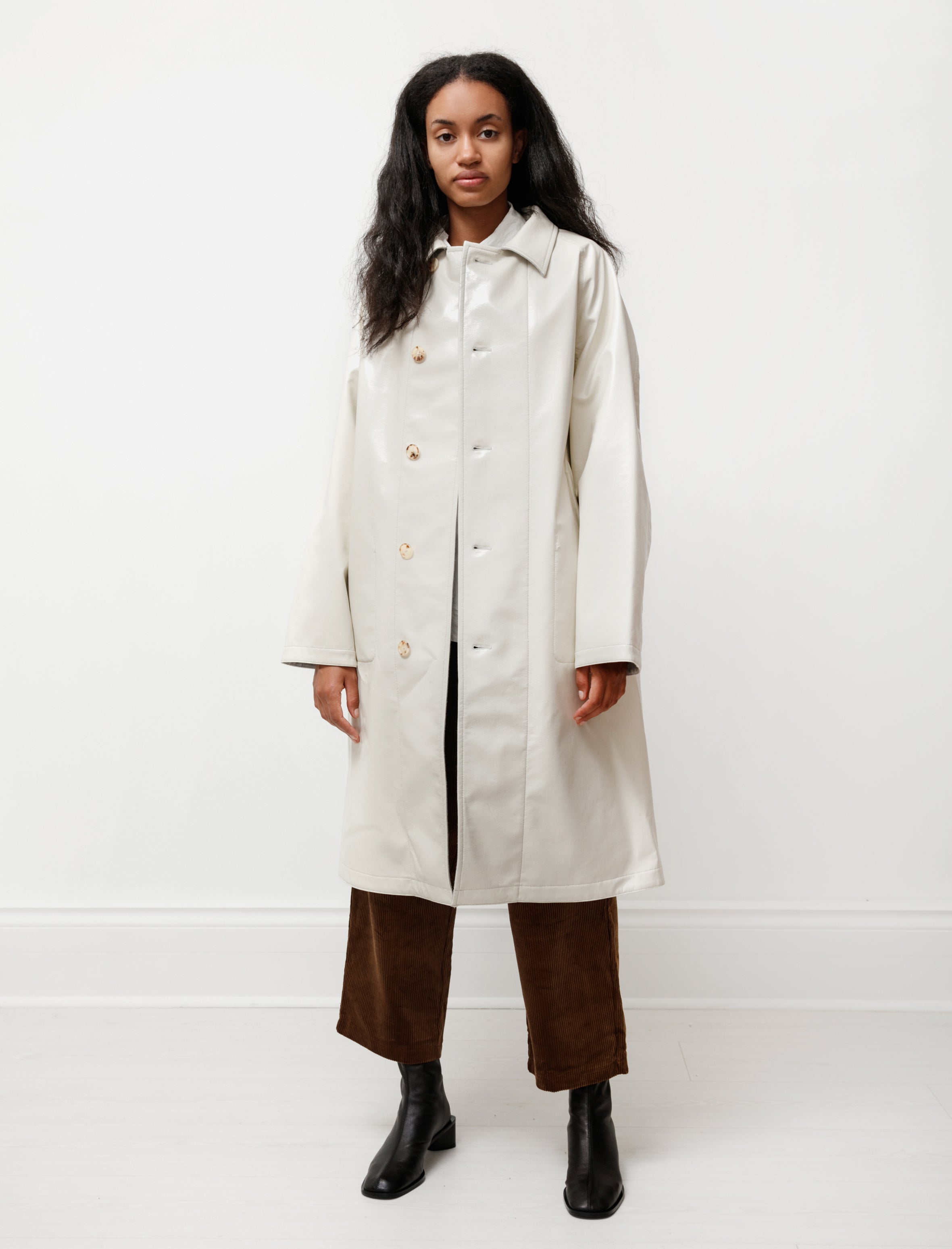 Auralee Wool Cashmere Laminate Coat Ivory Top Gray