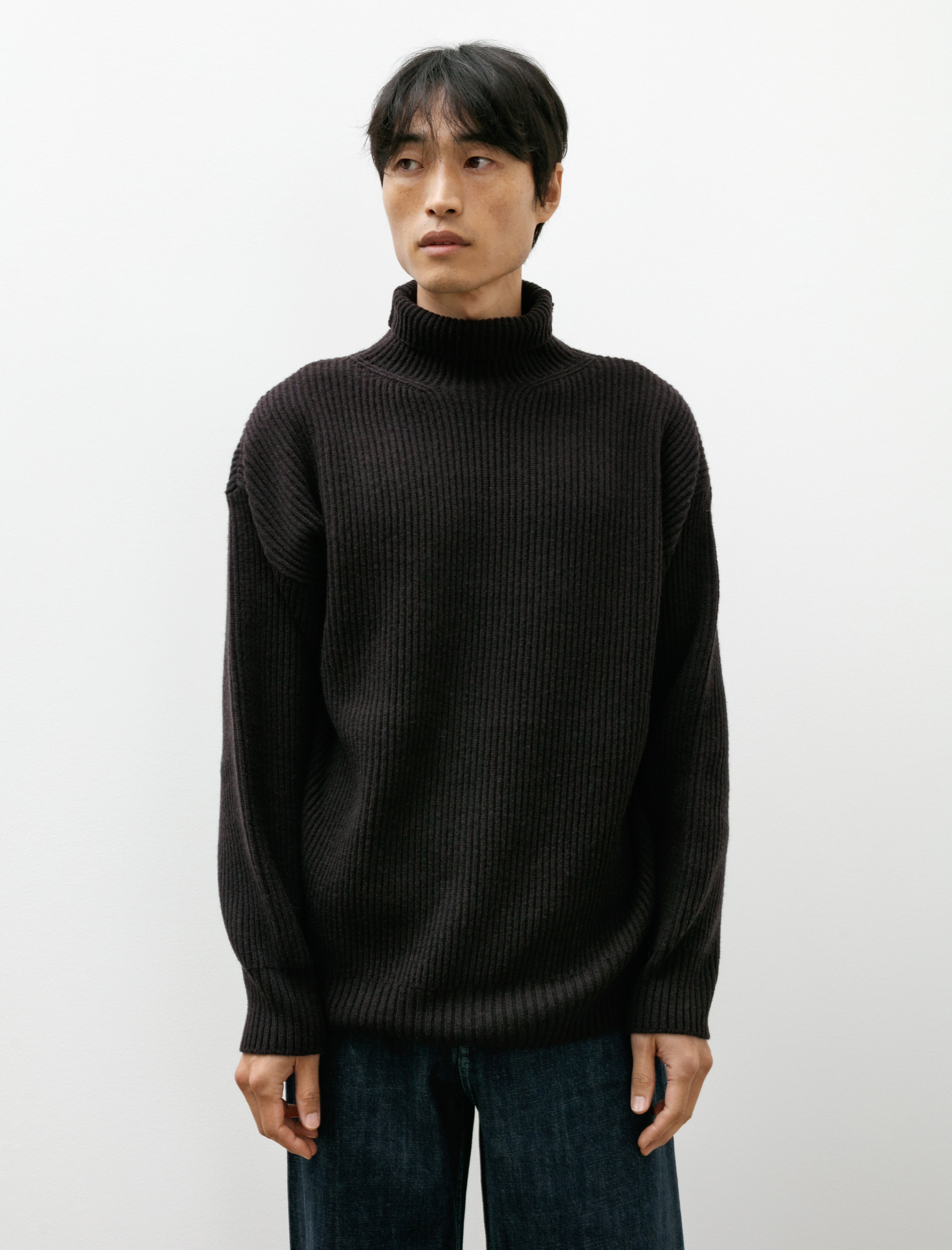 Seya Turtleneck Cloud Sweater 7GG Double Yak Ebony Black