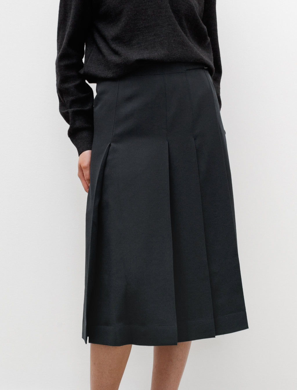 Lemaire Pleated Wrap Skirt Caviar – Neighbour