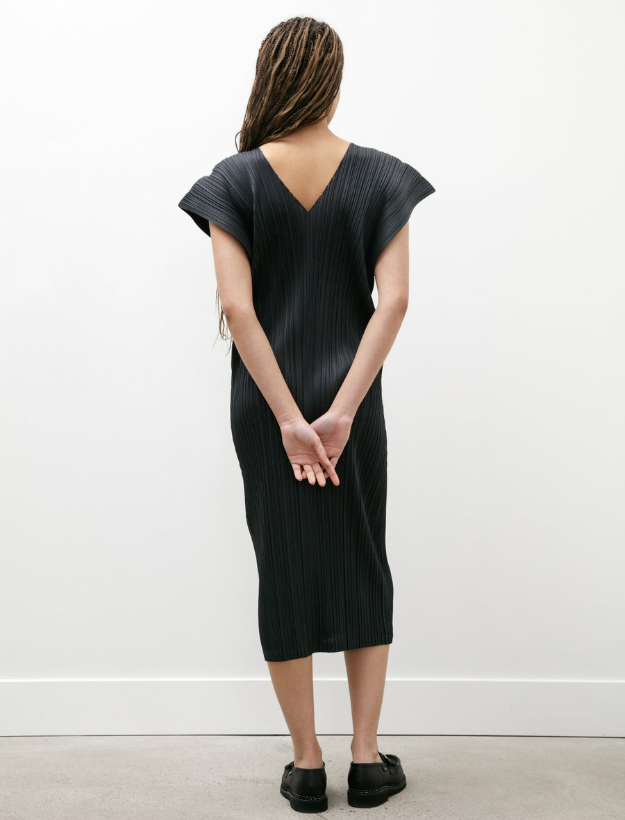 mairee black satin pleated midi dress Discover 21 Pleated dress and pleated satin midi dress ideas