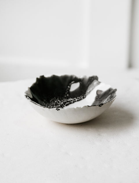 Eggshell Dish Black and White Marbling