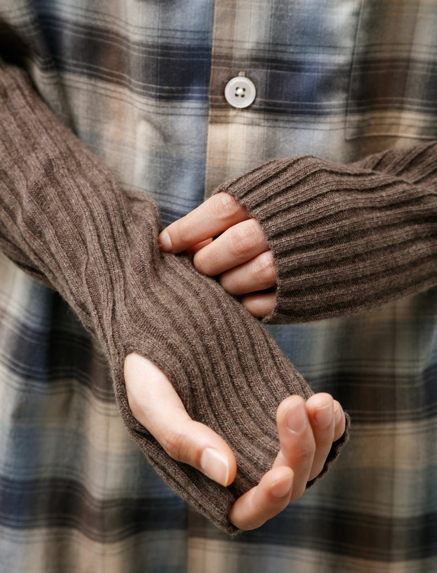 TEKLA Cashmere Arm Warmer Soil Brown - Image 3