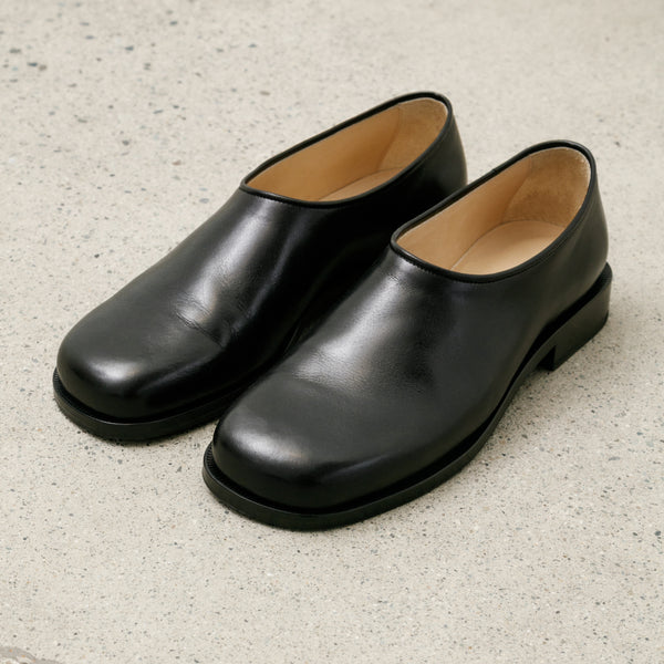 Lemaire Anatomic Slip on Black – Neighbour