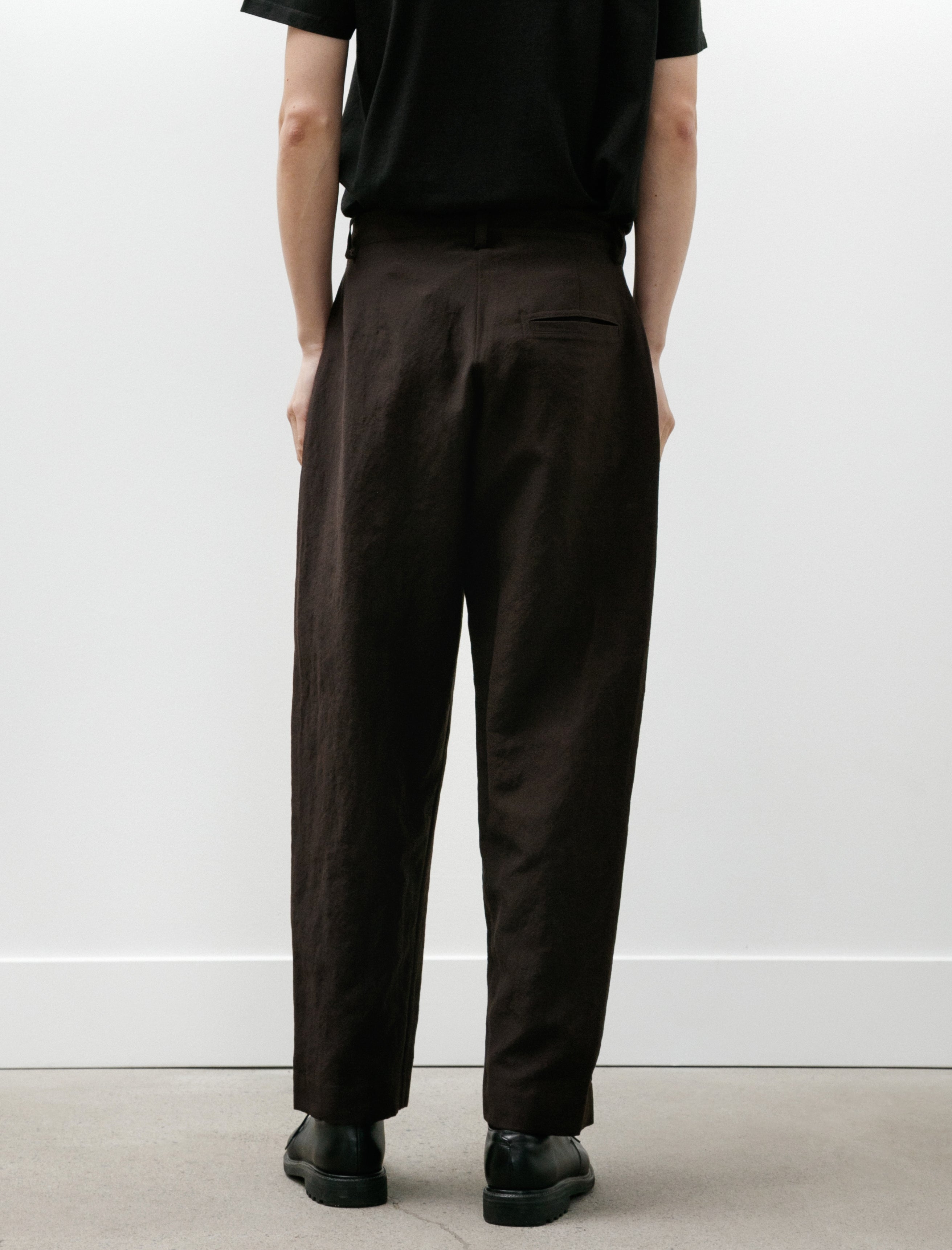 Evan Kinori Single Pleat Pant Wool/Linen Canvas Dark Brown – Neighbour