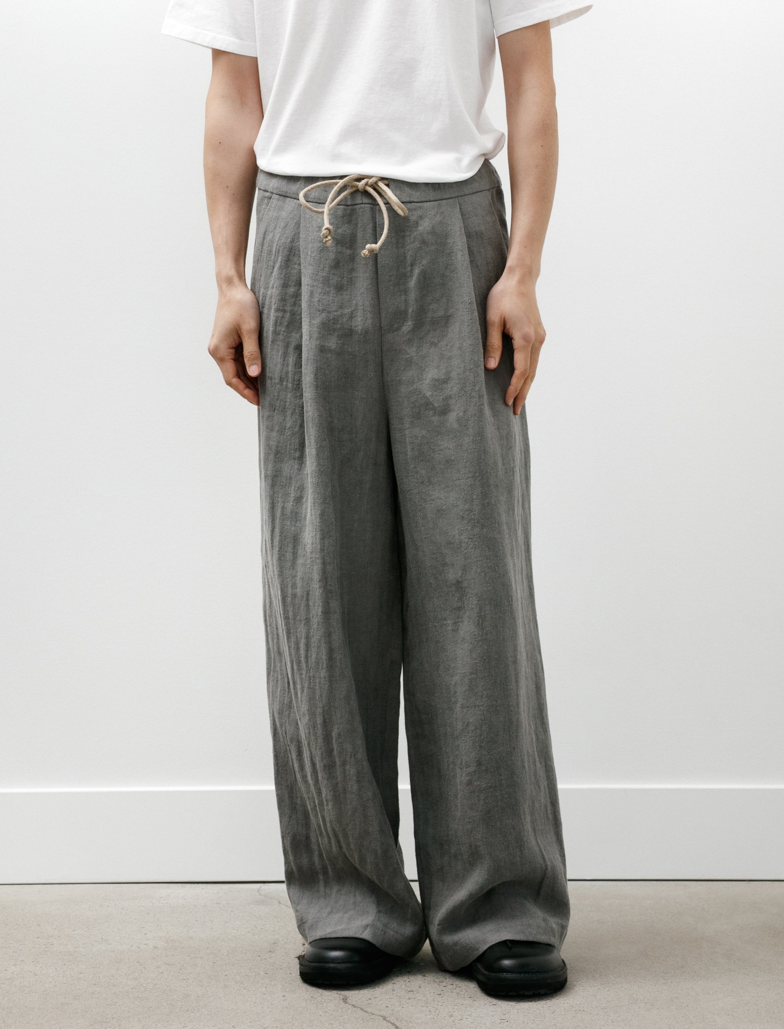 Frank Leder Charcoal Dyed Herringbone Linen Draw Trouser