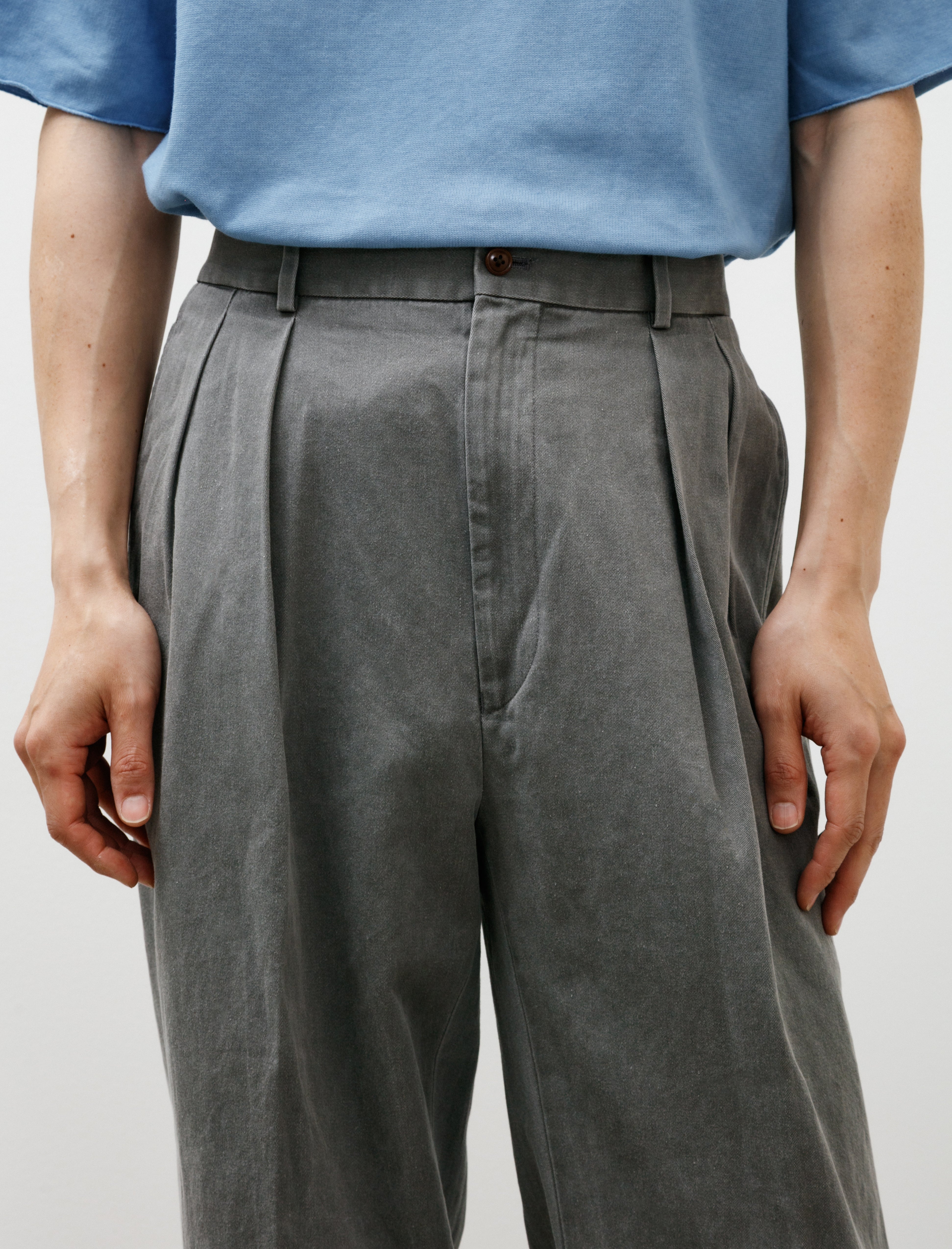 Neat Chino Light Fade Grey