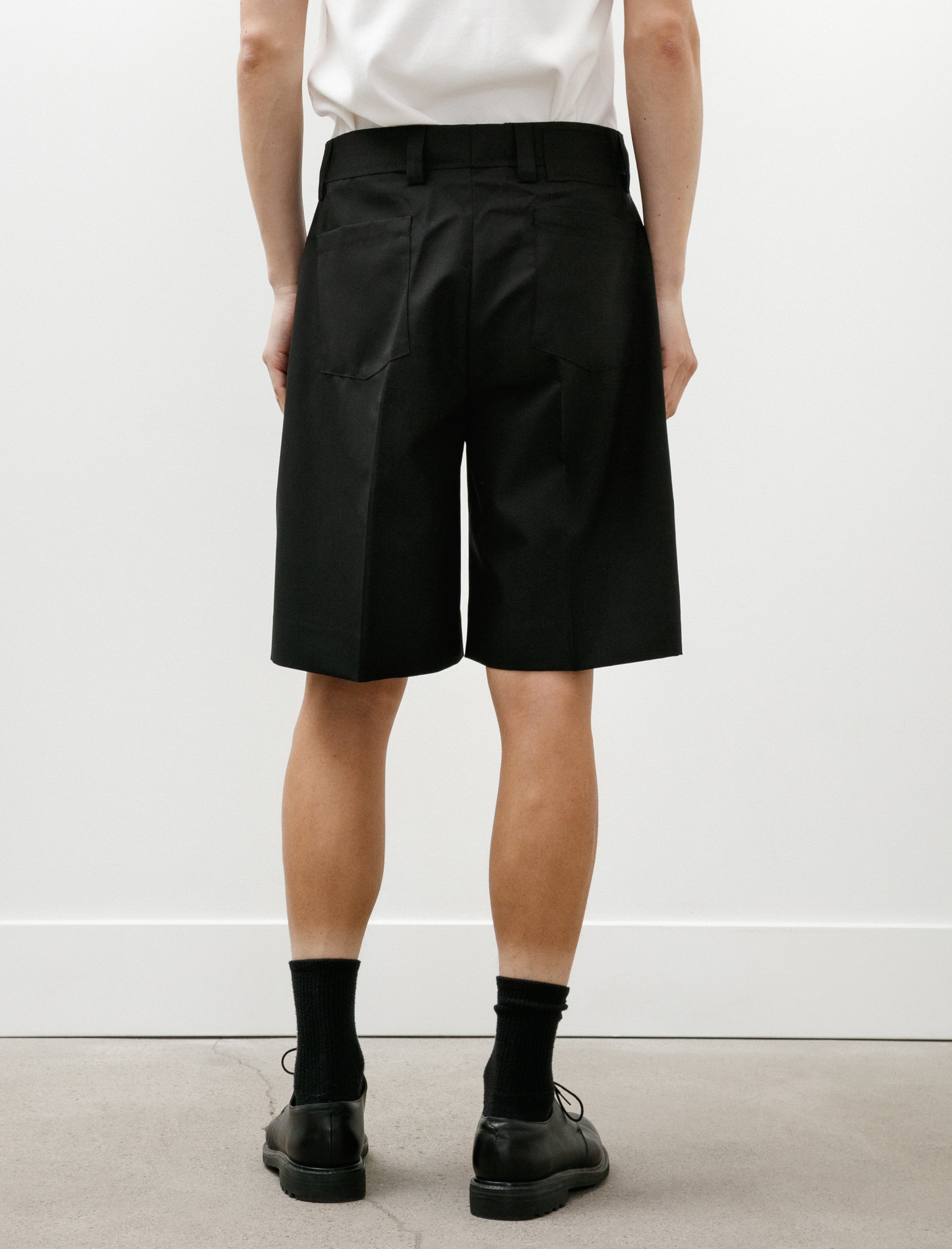 mfpen Classic Shorts Black Tropical Wool – Neighbour