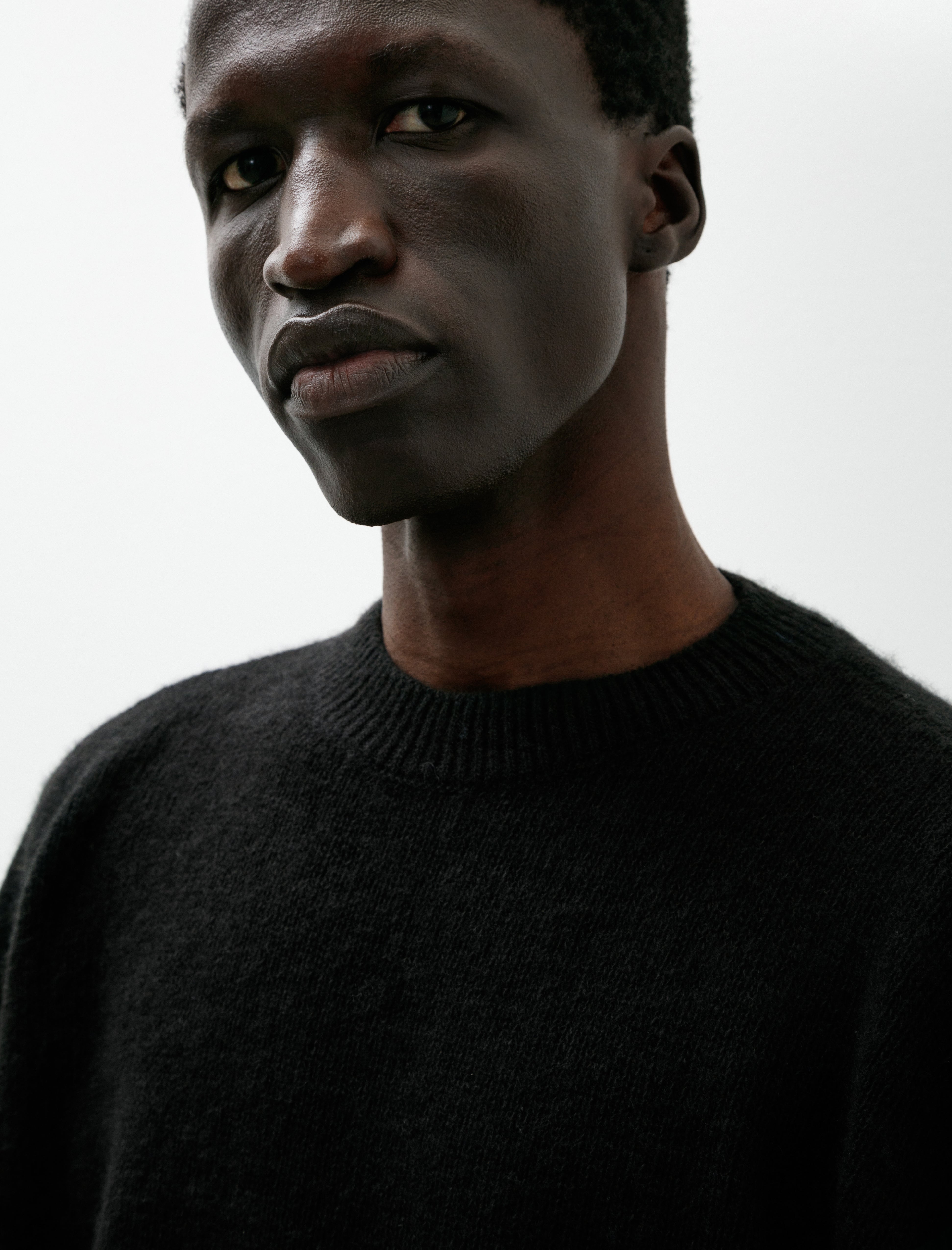 Comoli Cashmere Garment Dyed Crewneck Knit Black