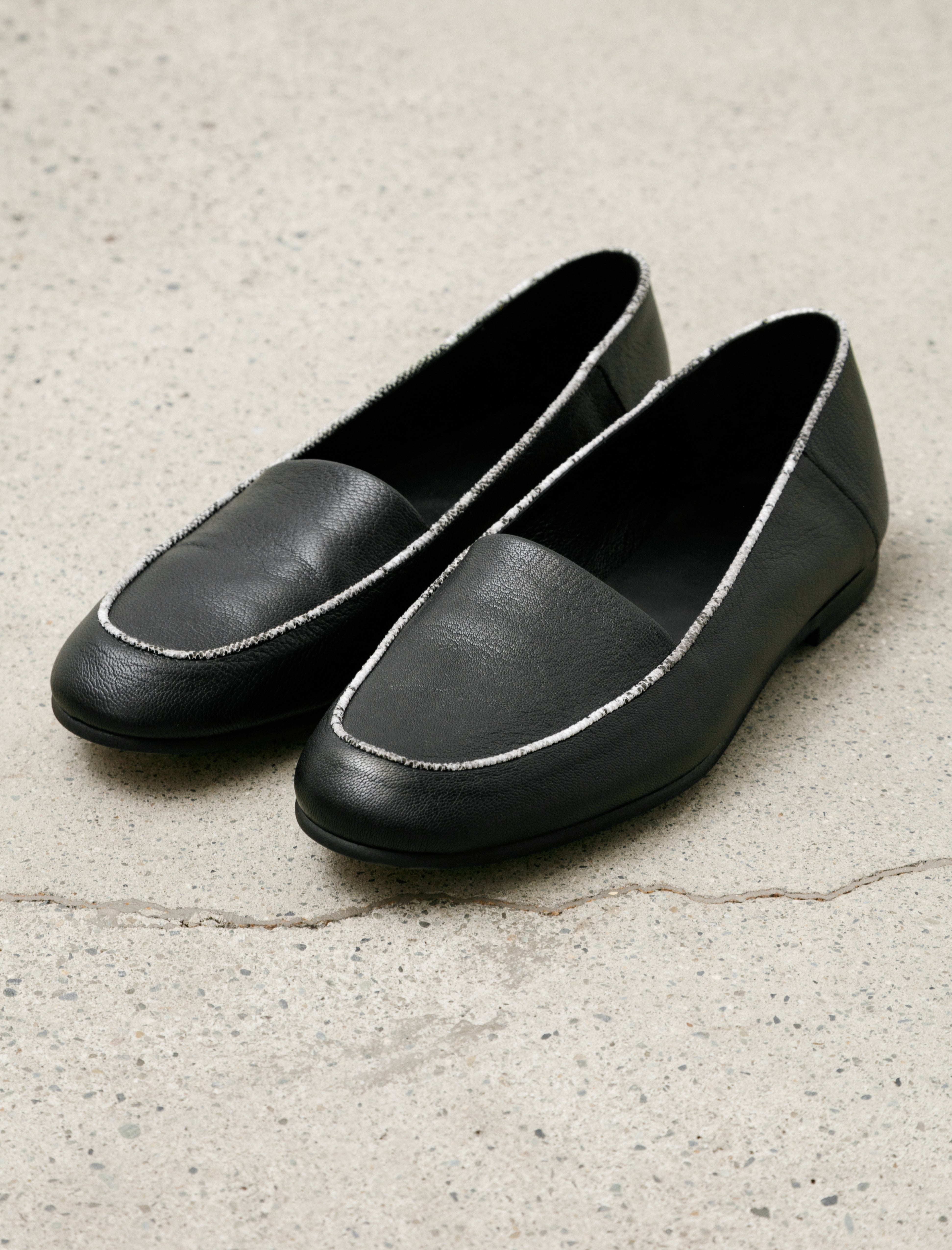 Hender Scheme Oval Moca Black Python