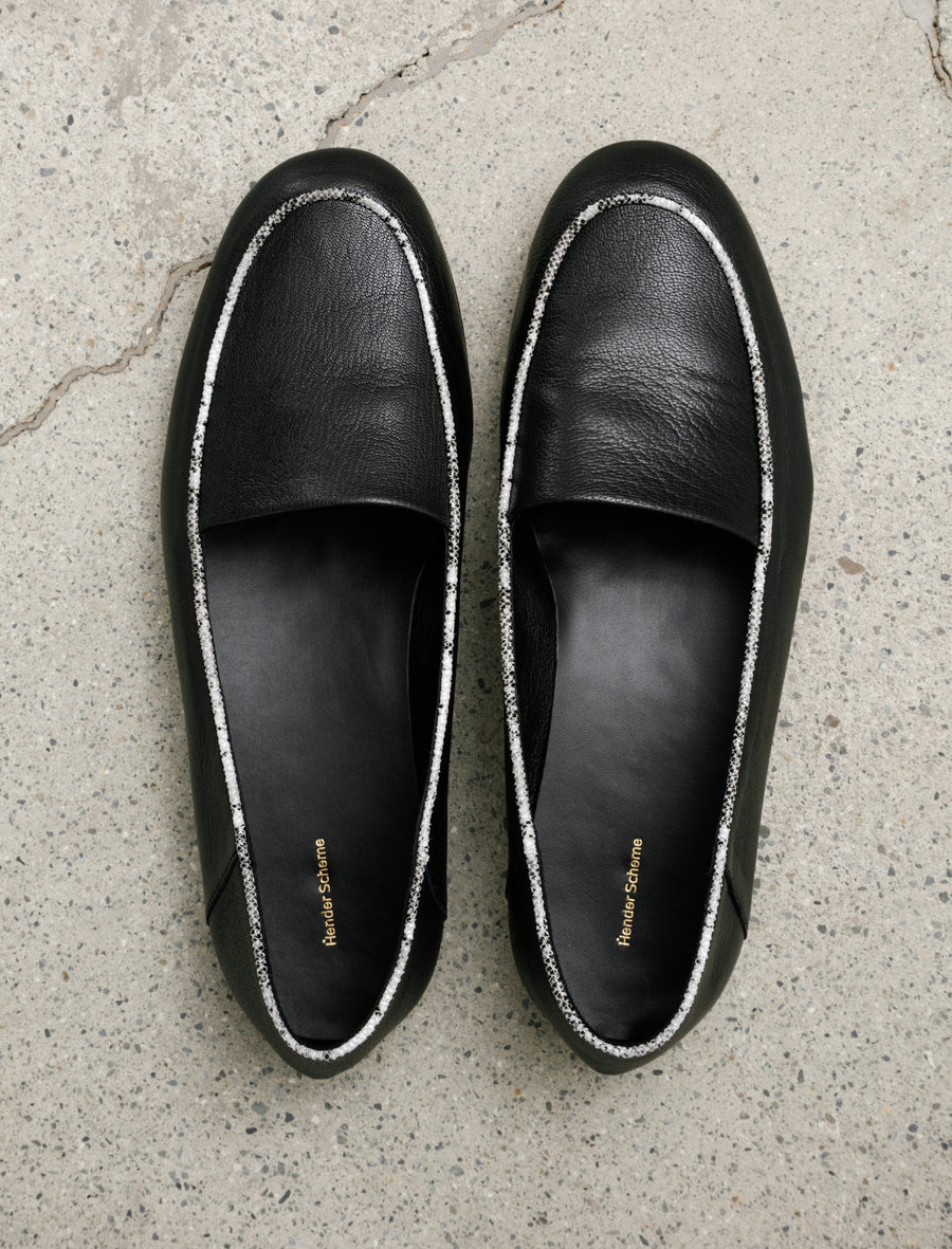 Oval Moca Black Python - Image 2