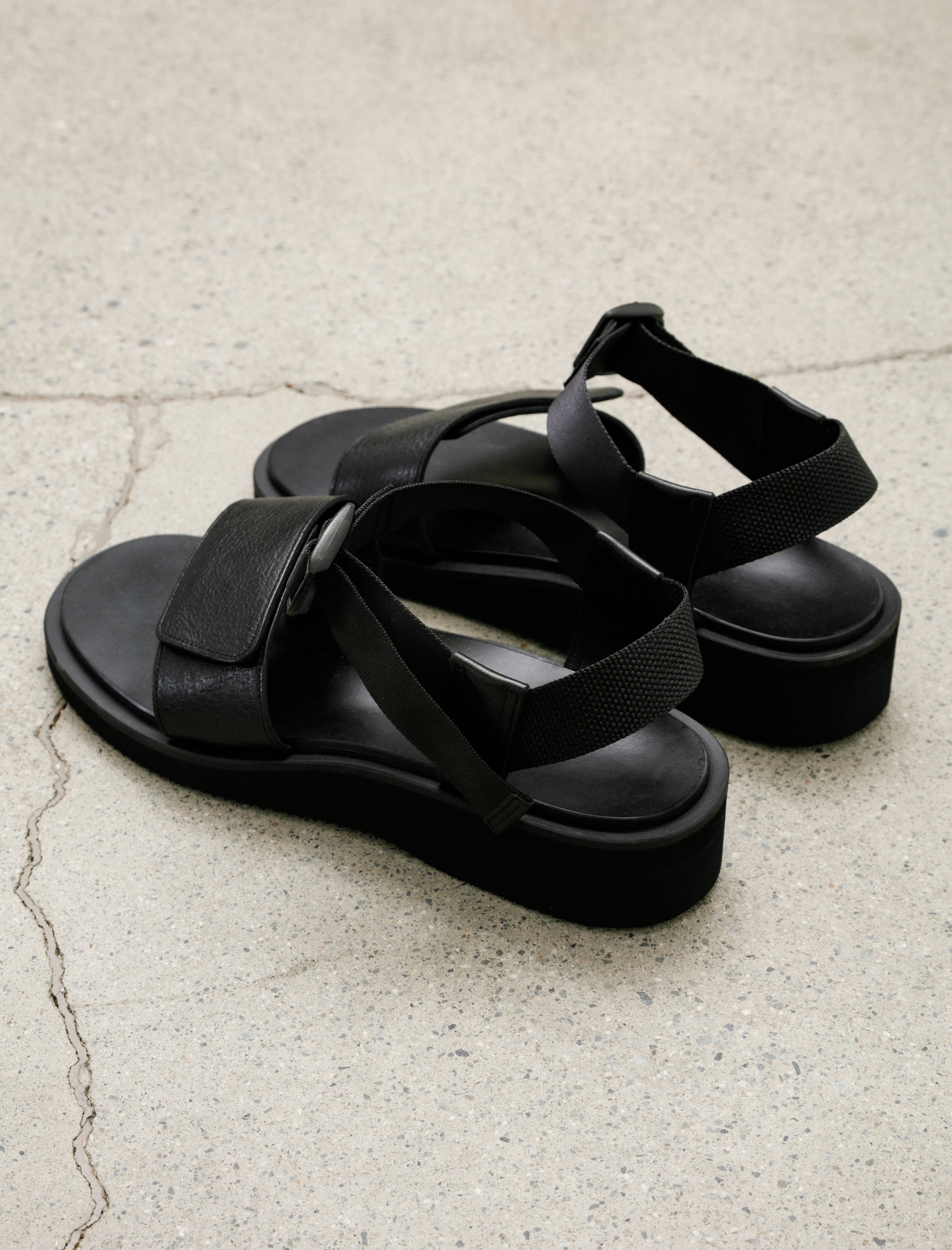 Footworks Sandals with Velcro Straps Wide Belt Grain Leather Black