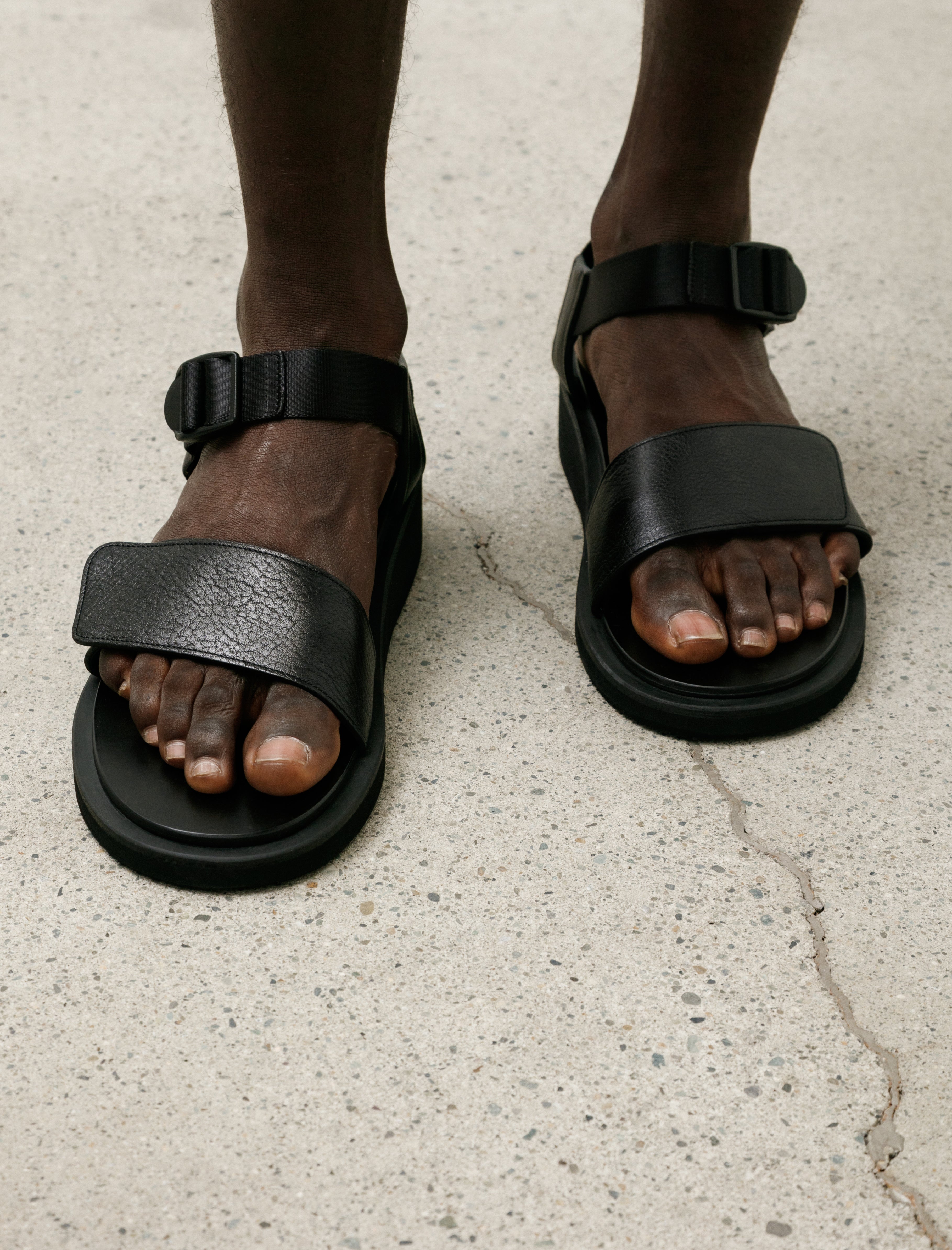 Footworks Sandals with Velcro Straps Wide Belt Grain Leather Black