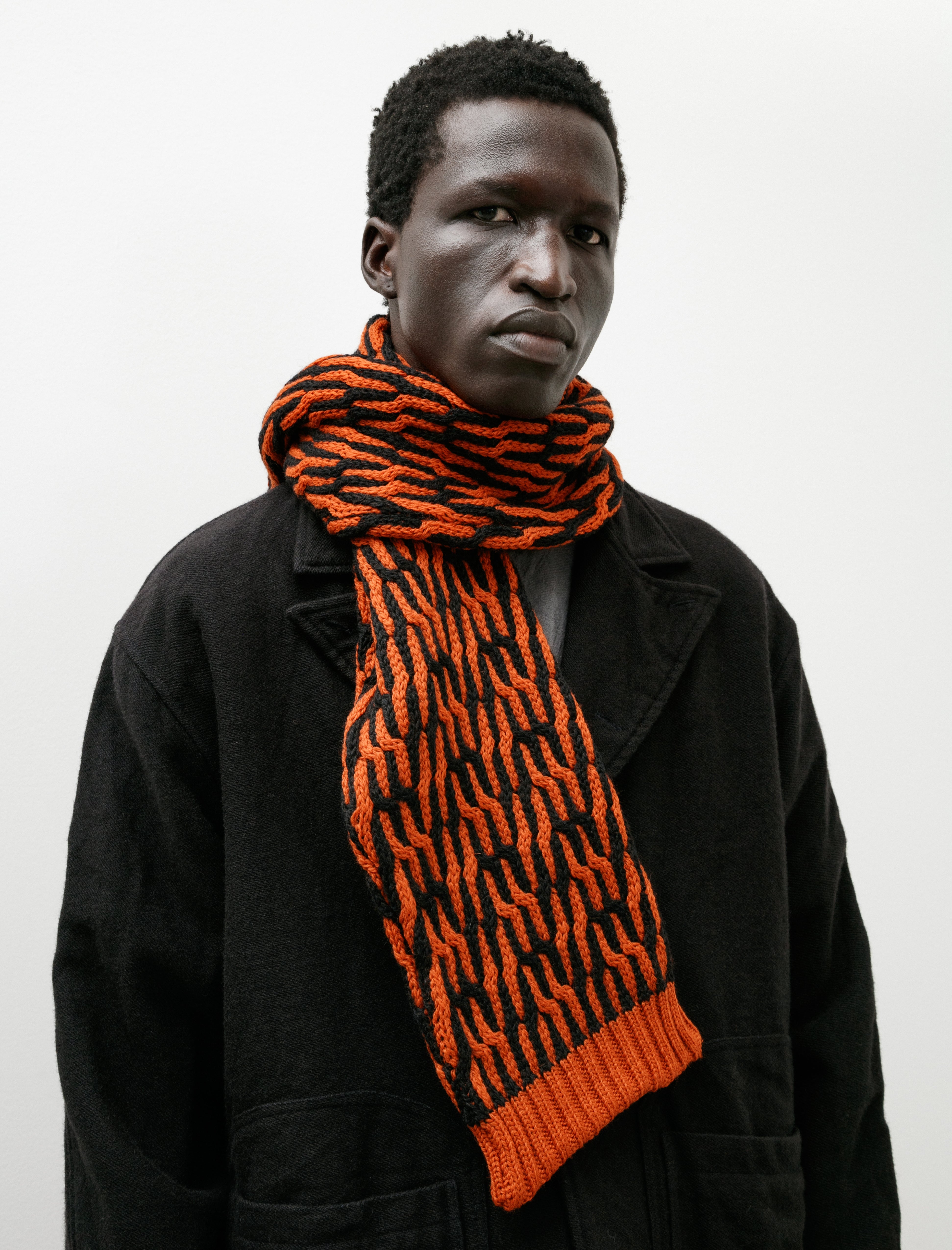 Tender 860 Permuted Cable Sleeve Scarf Two Fold Merino Wool Pimento/Black