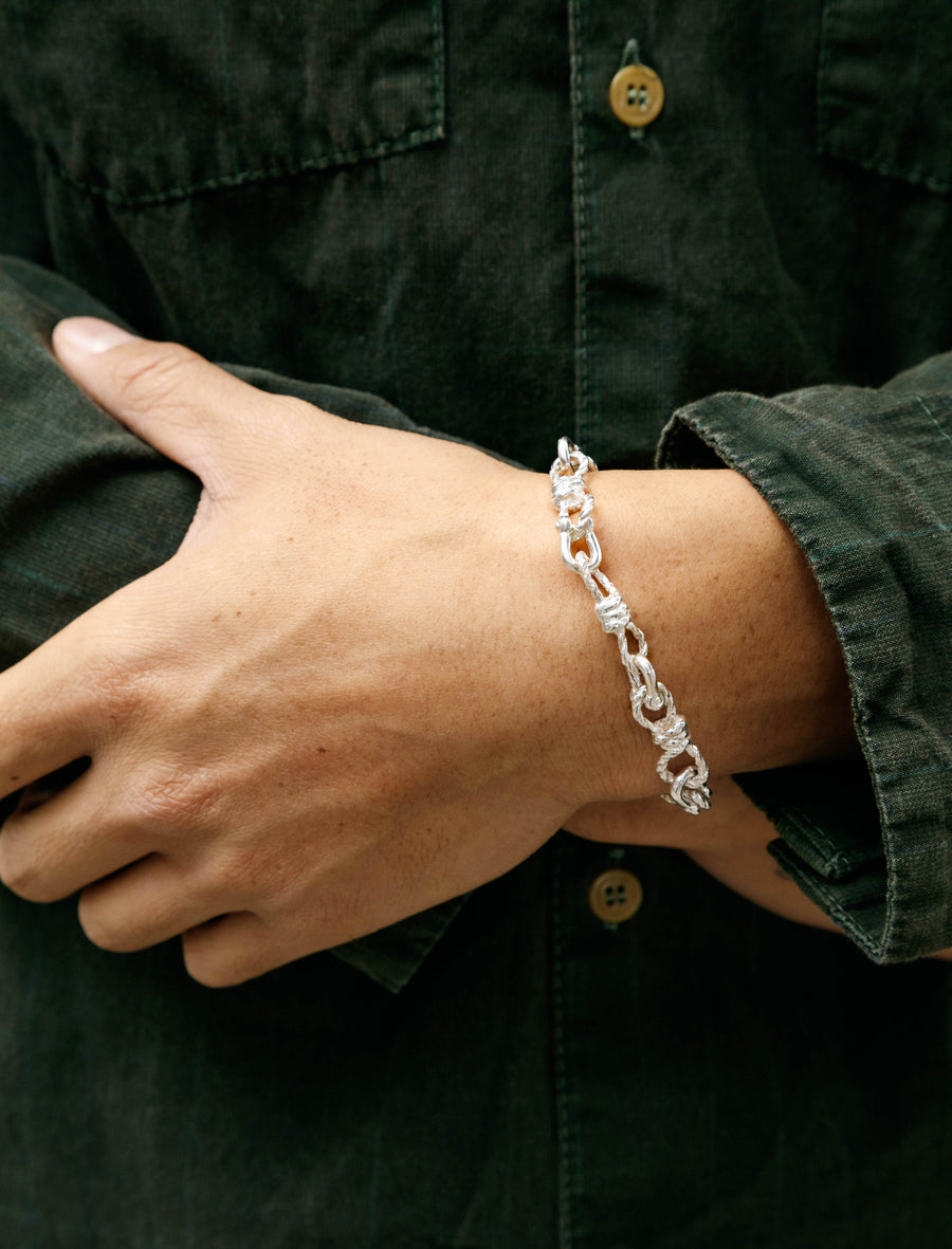 Bow and Shackle Bracelet - Image 1