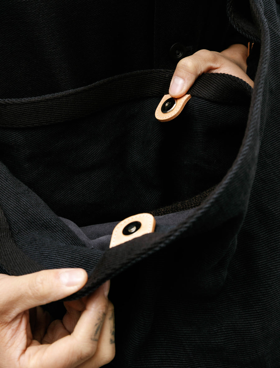 Square Shoulder Bag Big Black - Image 4