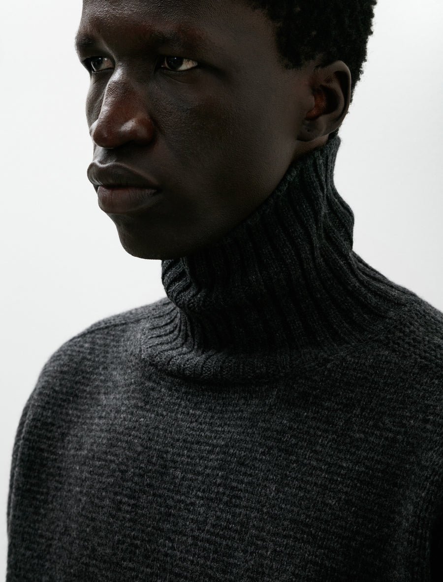 Lot 527 ARC Turtleneck Sweater Wool Cashmere Charcoal - Image 4