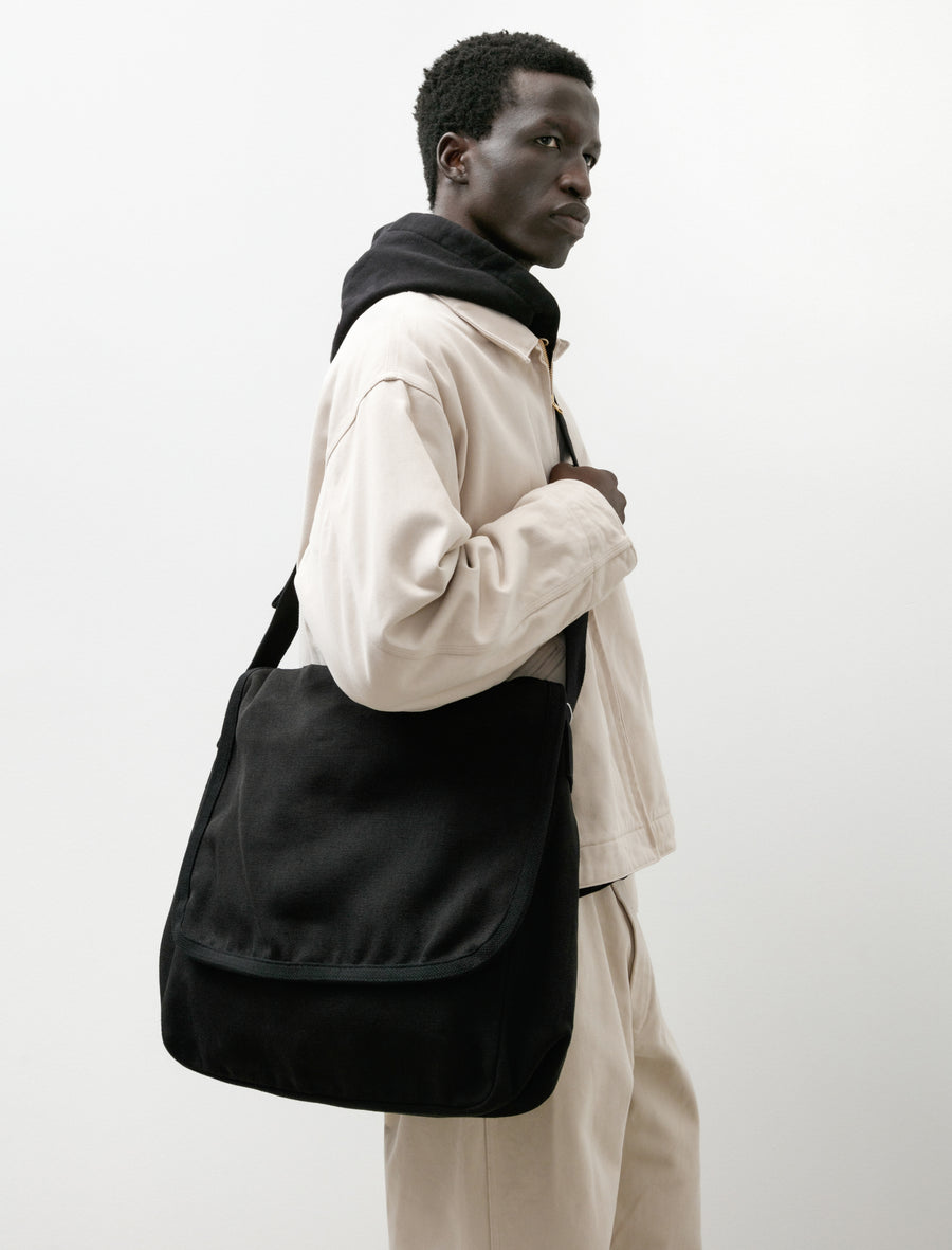 Hemp Duck Shoulder Bag Black - Image 1